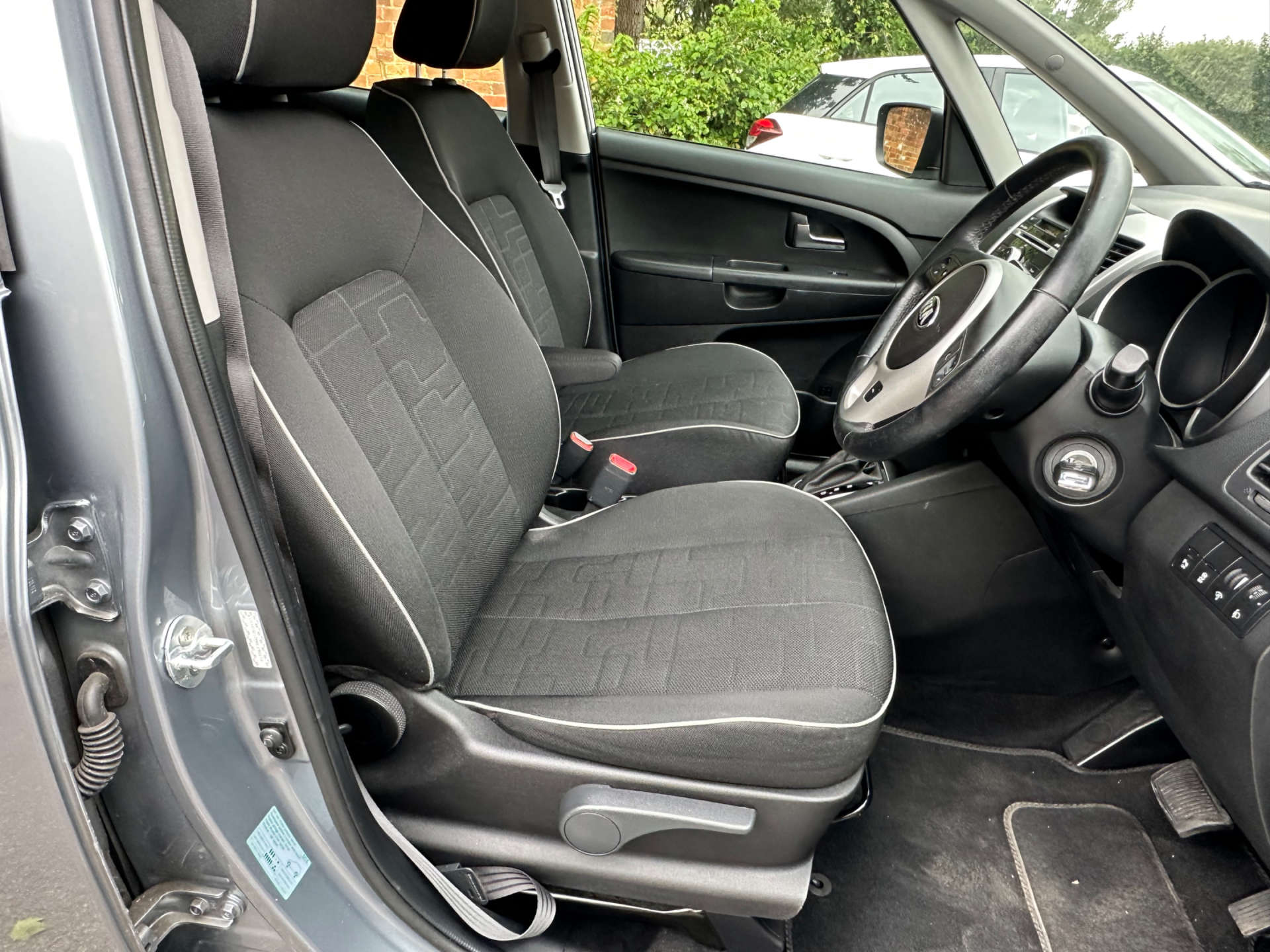 KIA VENGA 1.6 Venga 2 Auto 5dr #10