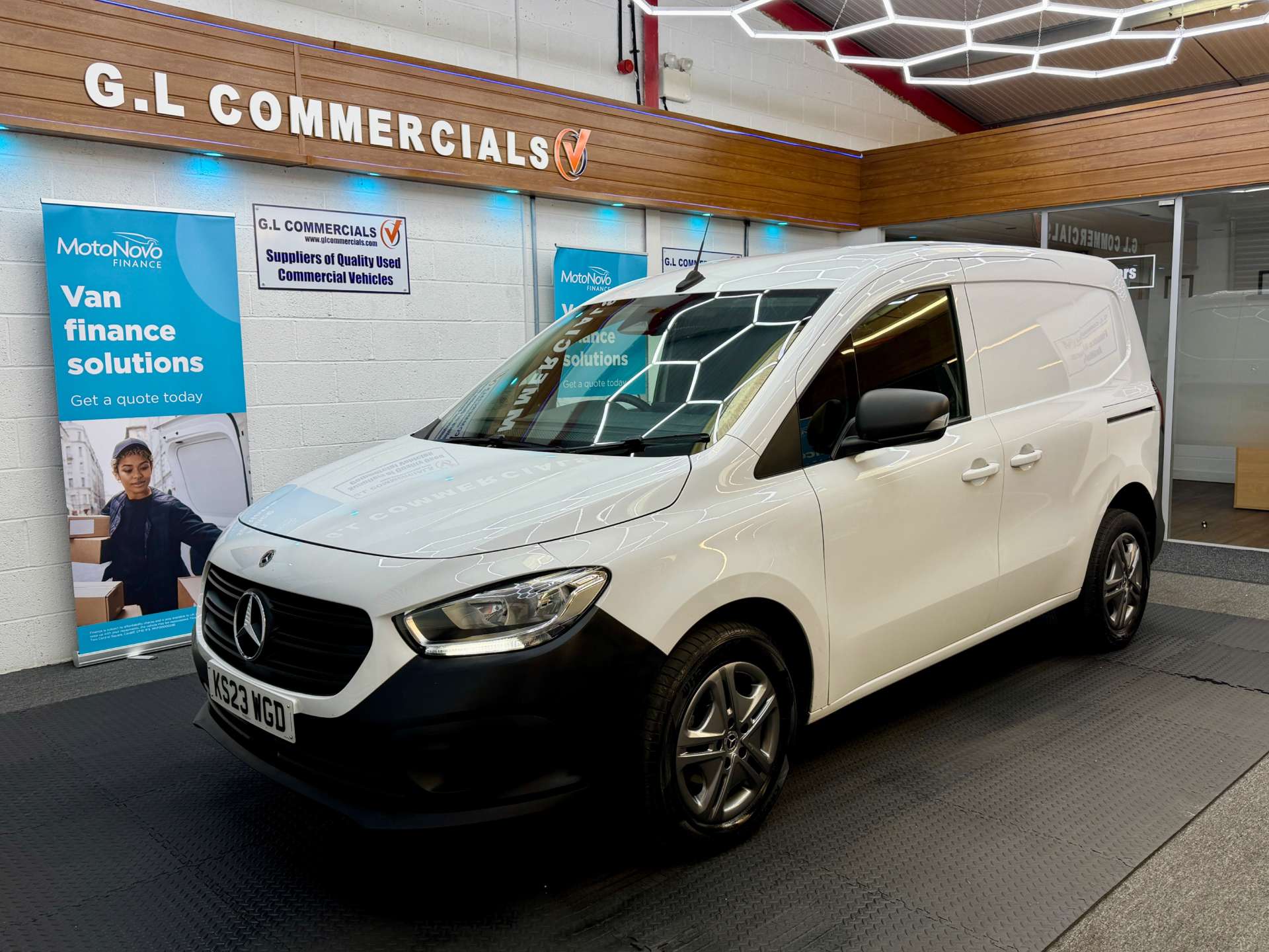 White 2023 Mercedes-Benz Citan Van Front-wheel drive Manual