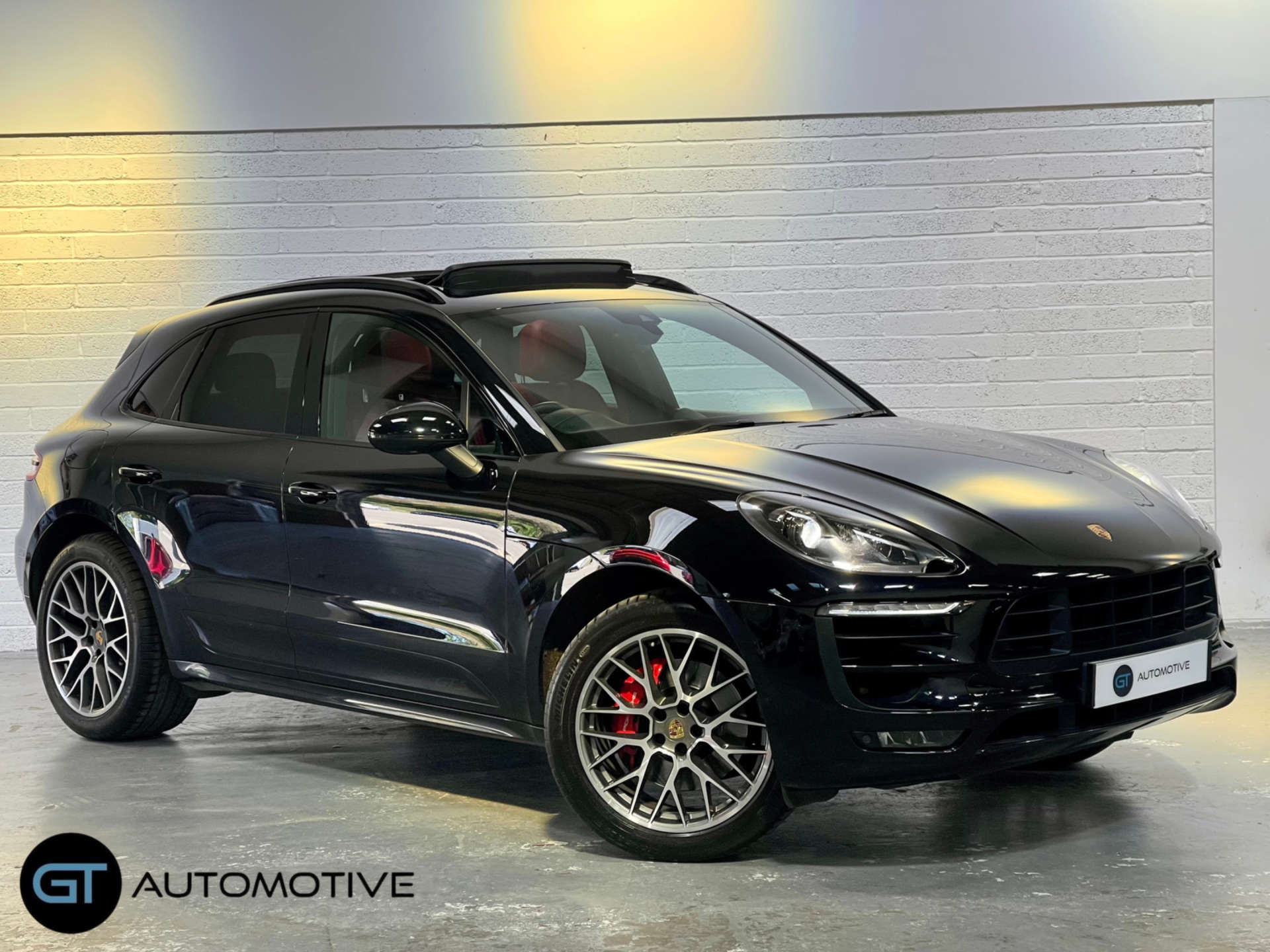 Macan 3.0 Macan GTS Semi-Auto 4WD 5dr Main Image