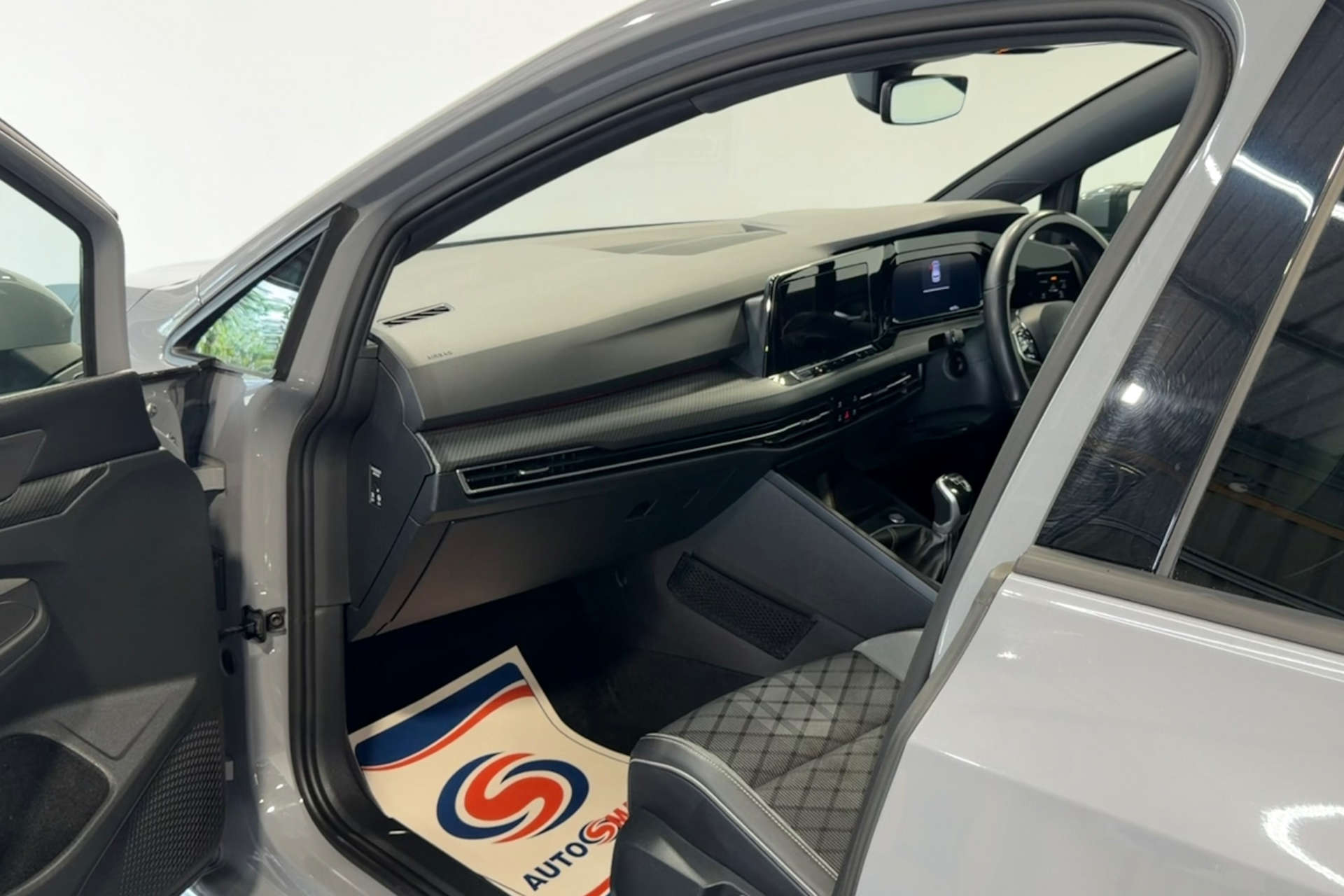 2022 Volkswagen GOLF 1.5 Golf R-Line TSi 5dr - vehicle photo 12 for sale on PureCar
