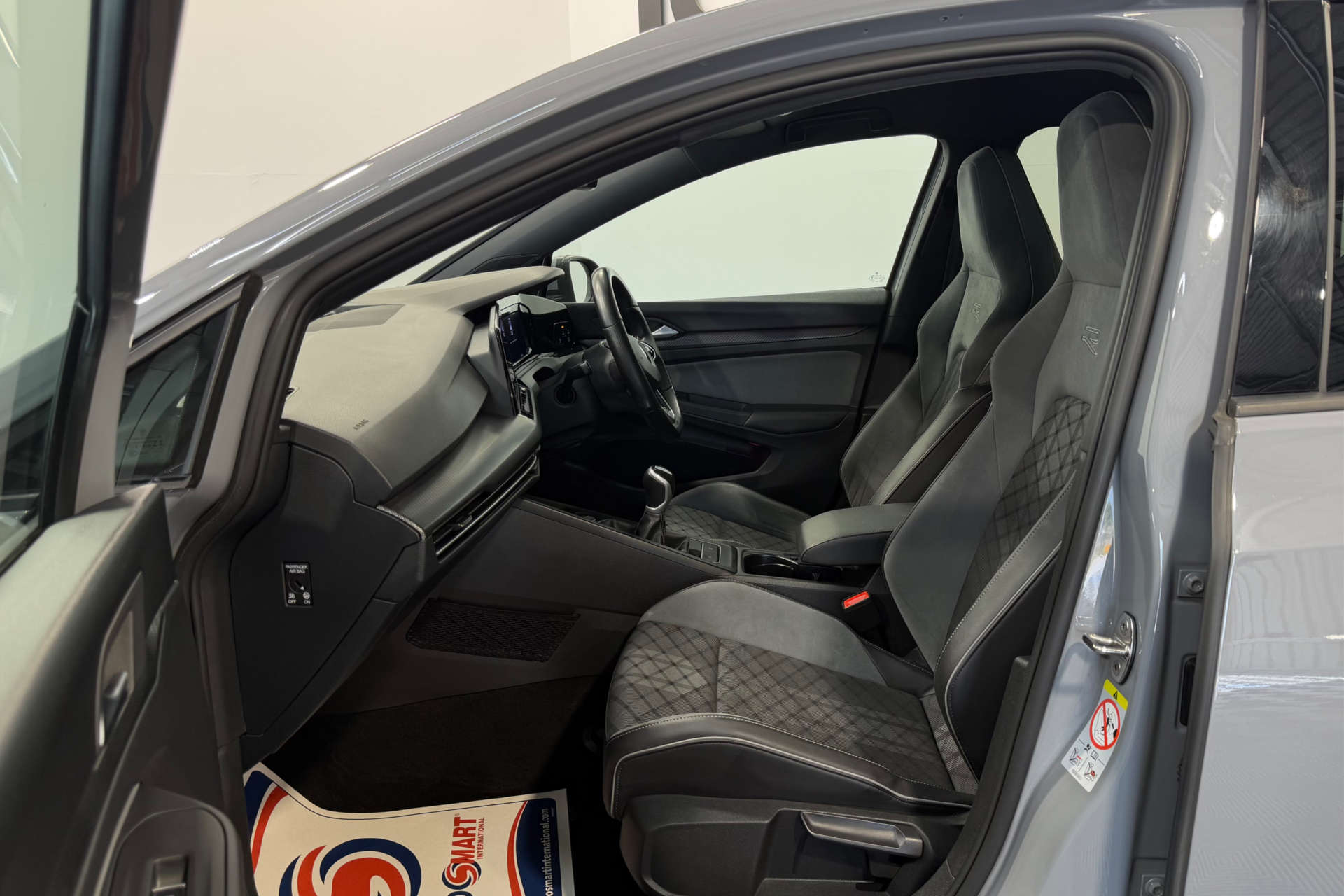 2022 Volkswagen GOLF 1.5 Golf R-Line TSi 5dr - vehicle photo 13 for sale on PureCar