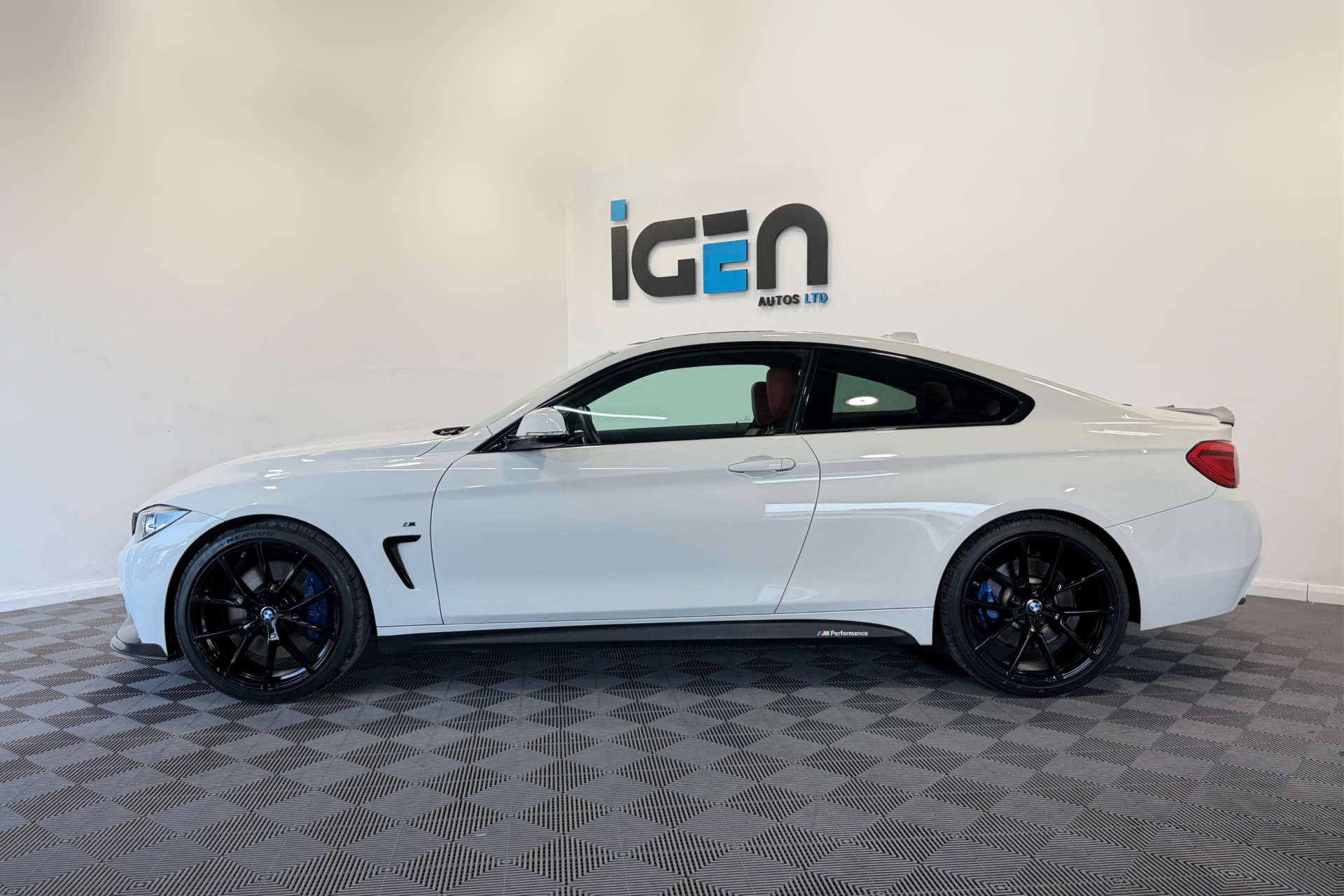 2018 BMW 4 SERIES 3.0 430d M Sport Auto 2dr - vehicle photo 4 for sale on PureCar