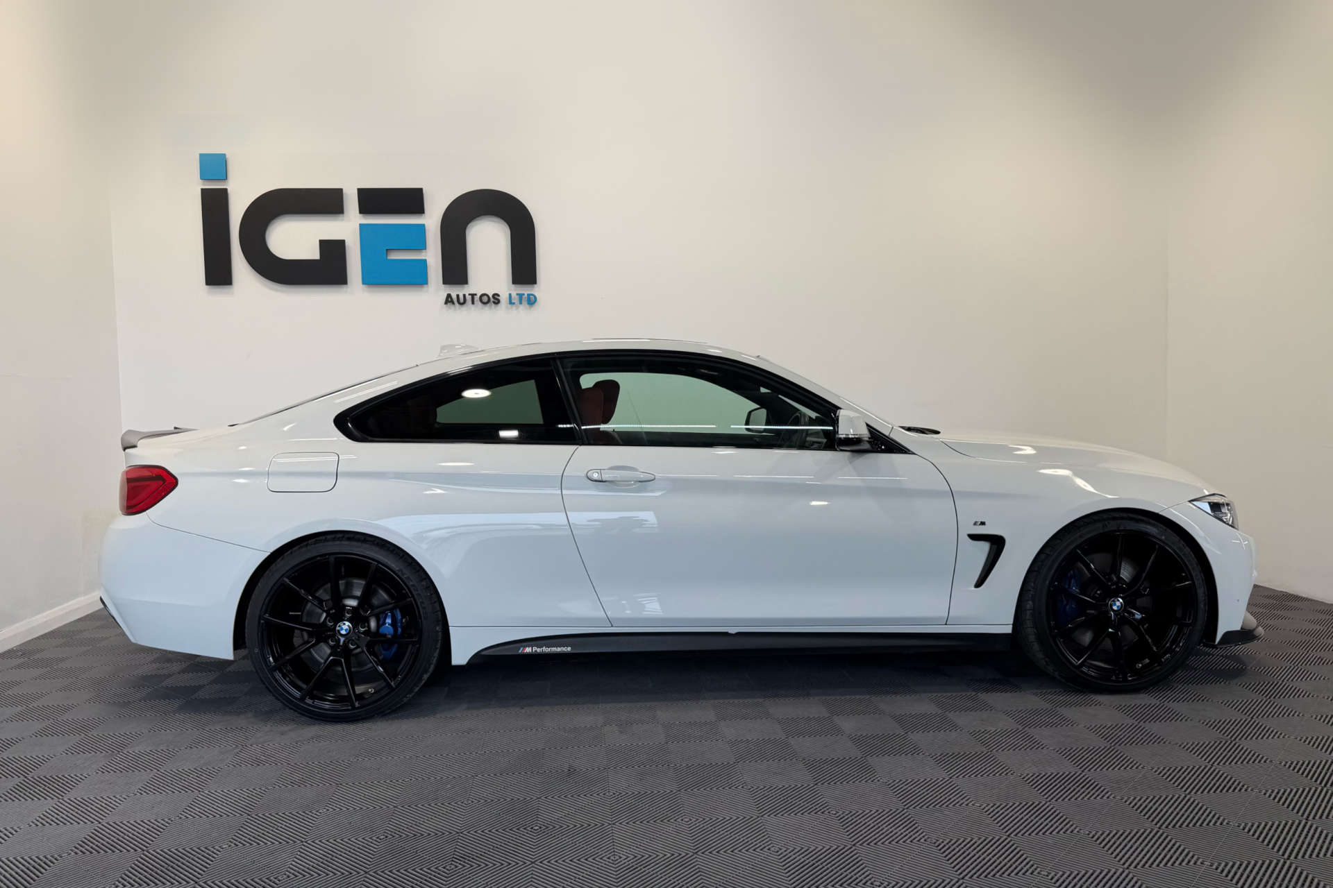 2018 BMW 4 SERIES 3.0 430d M Sport Auto 2dr - vehicle photo 5 for sale on PureCar