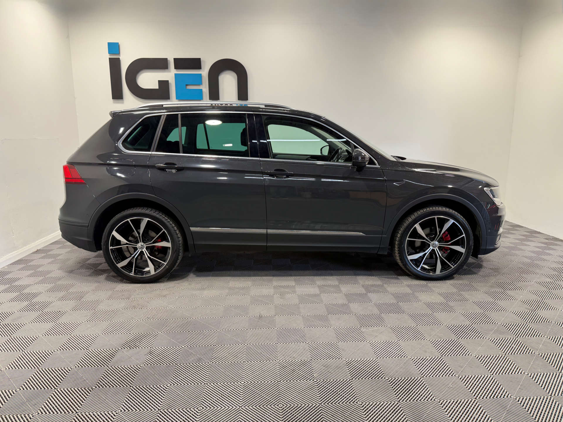2020 Volkswagen TIGUAN 2.0 Tiguan Match TDI 4Motion Semi-Auto 4WD 5dr - vehicle photo 3 for sale on PureCar