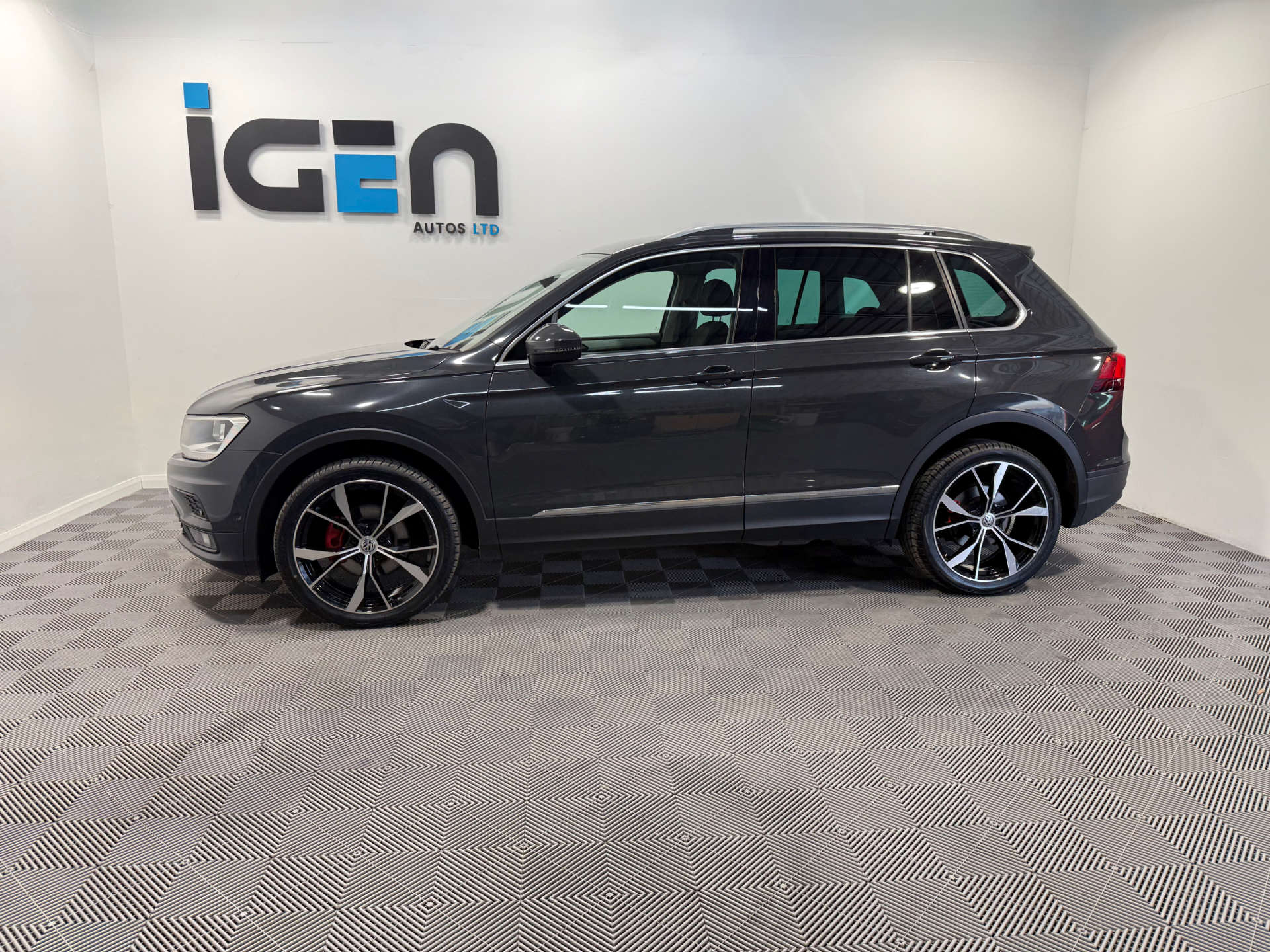 2020 Volkswagen TIGUAN 2.0 Tiguan Match TDI 4Motion Semi-Auto 4WD 5dr - vehicle photo 4 for sale on PureCar