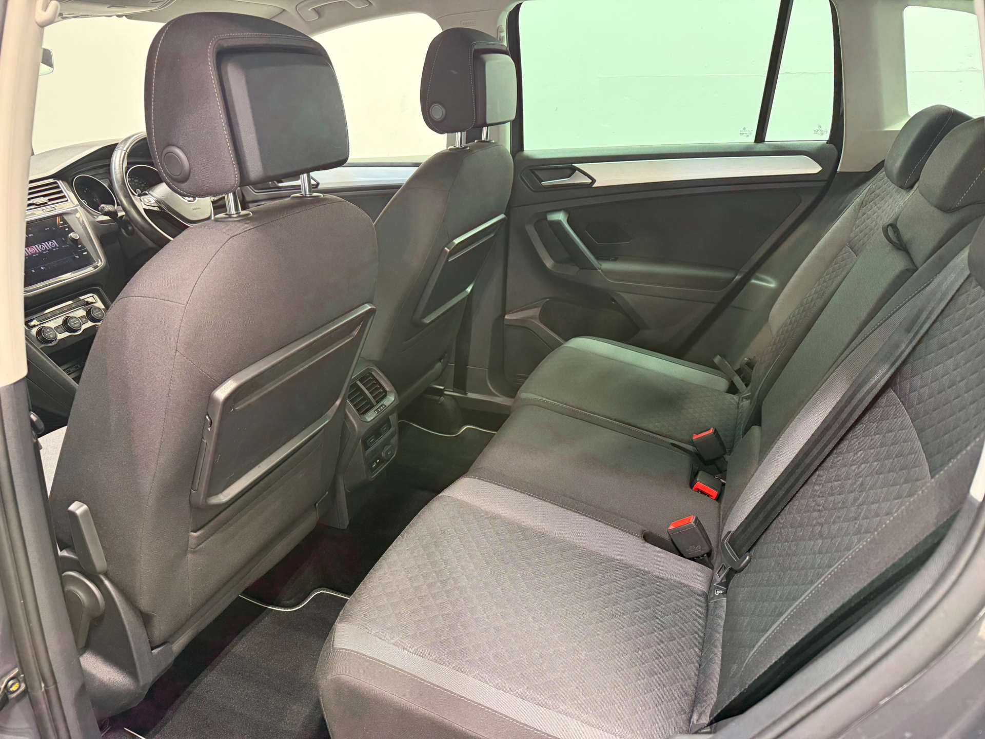 2020 Volkswagen TIGUAN 2.0 Tiguan Match TDI 4Motion Semi-Auto 4WD 5dr - vehicle photo 16 for sale on PureCar