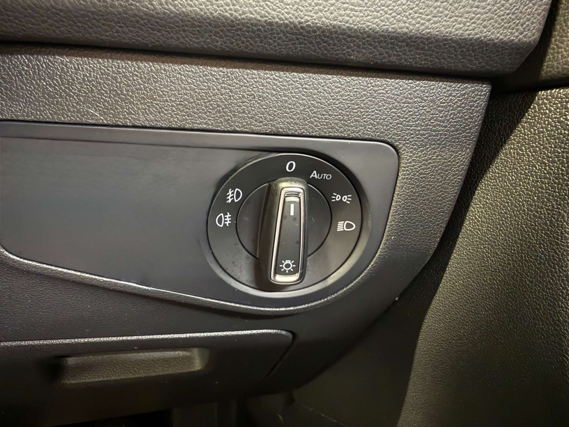 2020 Volkswagen TIGUAN 2.0 Tiguan Match TDI 4Motion Semi-Auto 4WD 5dr - vehicle photo 28 for sale on PureCar