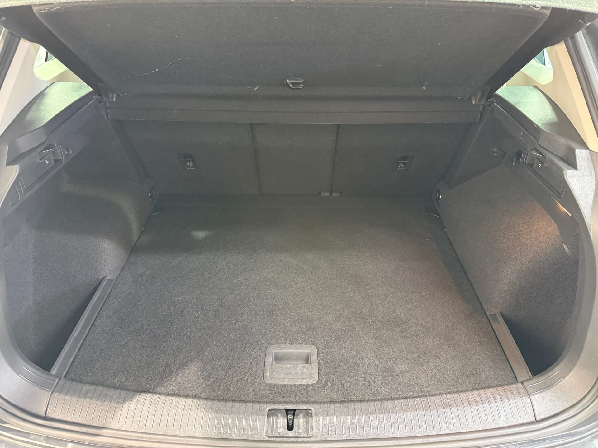 2020 Volkswagen TIGUAN 2.0 Tiguan Match TDI 4Motion Semi-Auto 4WD 5dr - vehicle photo 29 for sale on PureCar
