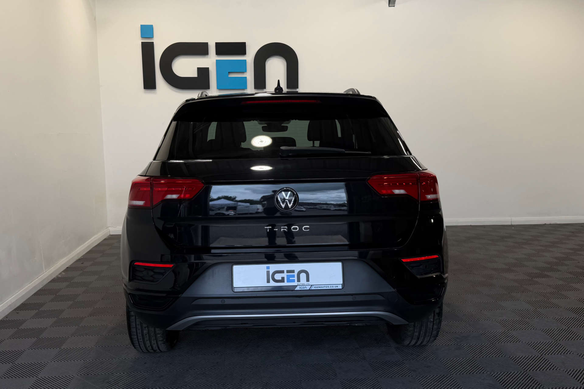 2022 Volkswagen T-ROC 1.5 T-Roc Black Edition TSi Evo Semi-Auto 5dr - vehicle photo 9 for sale on PureCar