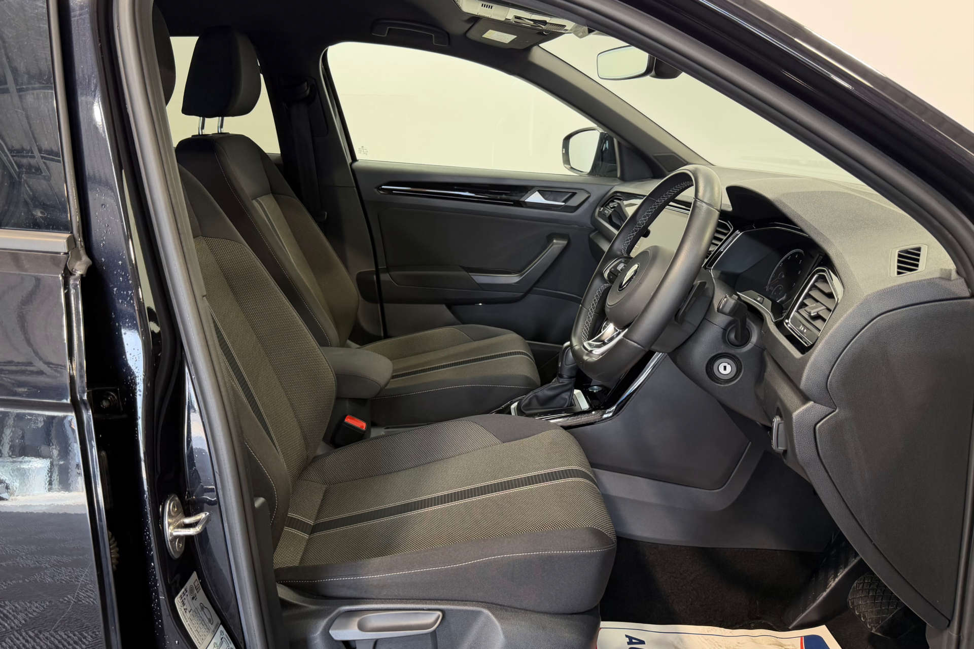 2022 Volkswagen T-ROC 1.5 T-Roc Black Edition TSi Evo Semi-Auto 5dr - vehicle photo 16 for sale on PureCar