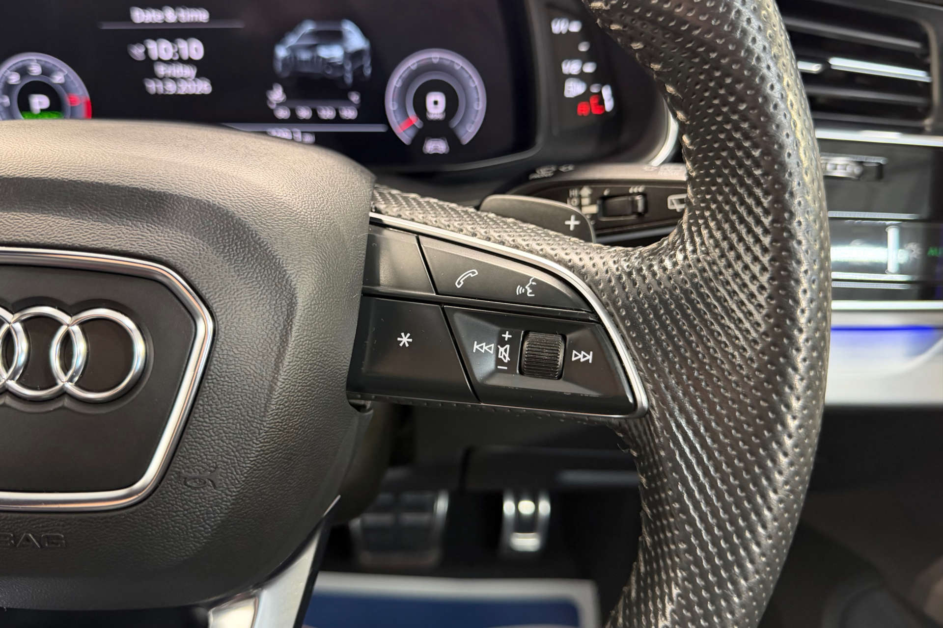 2019 Audi Q8 S Line - vehicle photo 27 for sale on PureCar