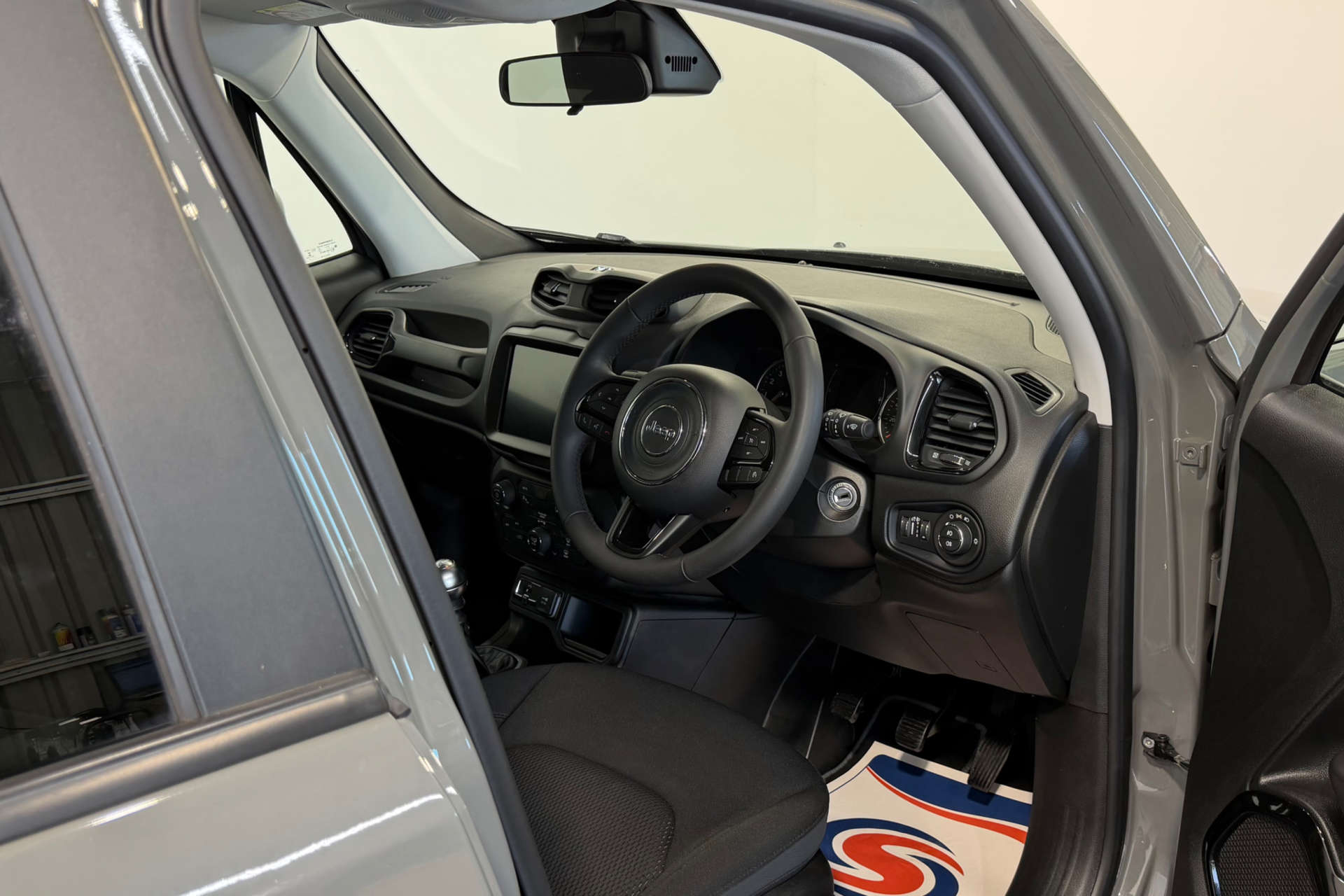 2021 Jeep RENEGADE 1.0 Renegade Night Eagle 5dr - vehicle photo 16 for sale on PureCar