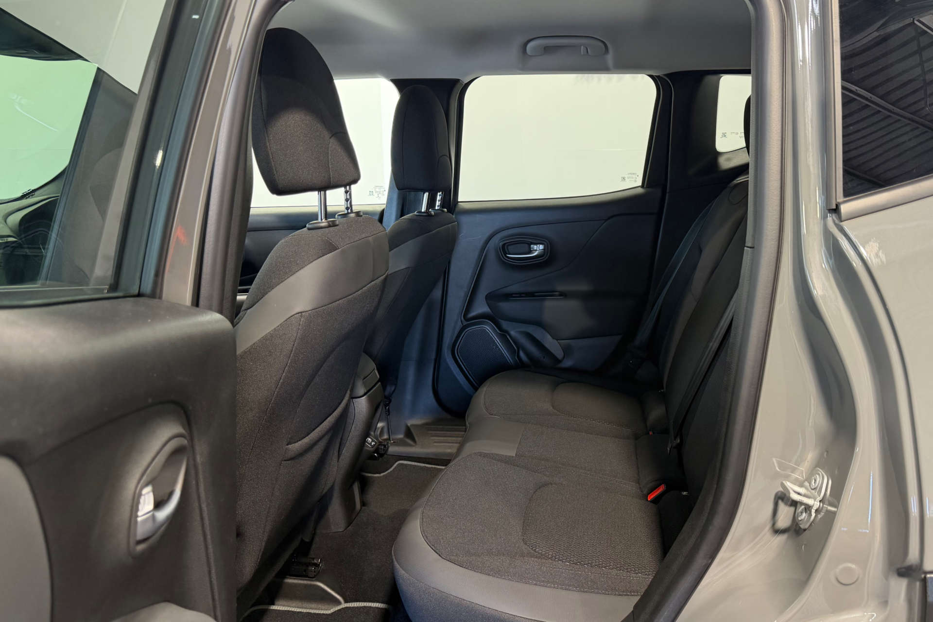 2021 Jeep RENEGADE 1.0 Renegade Night Eagle 5dr - vehicle photo 31 for sale on PureCar