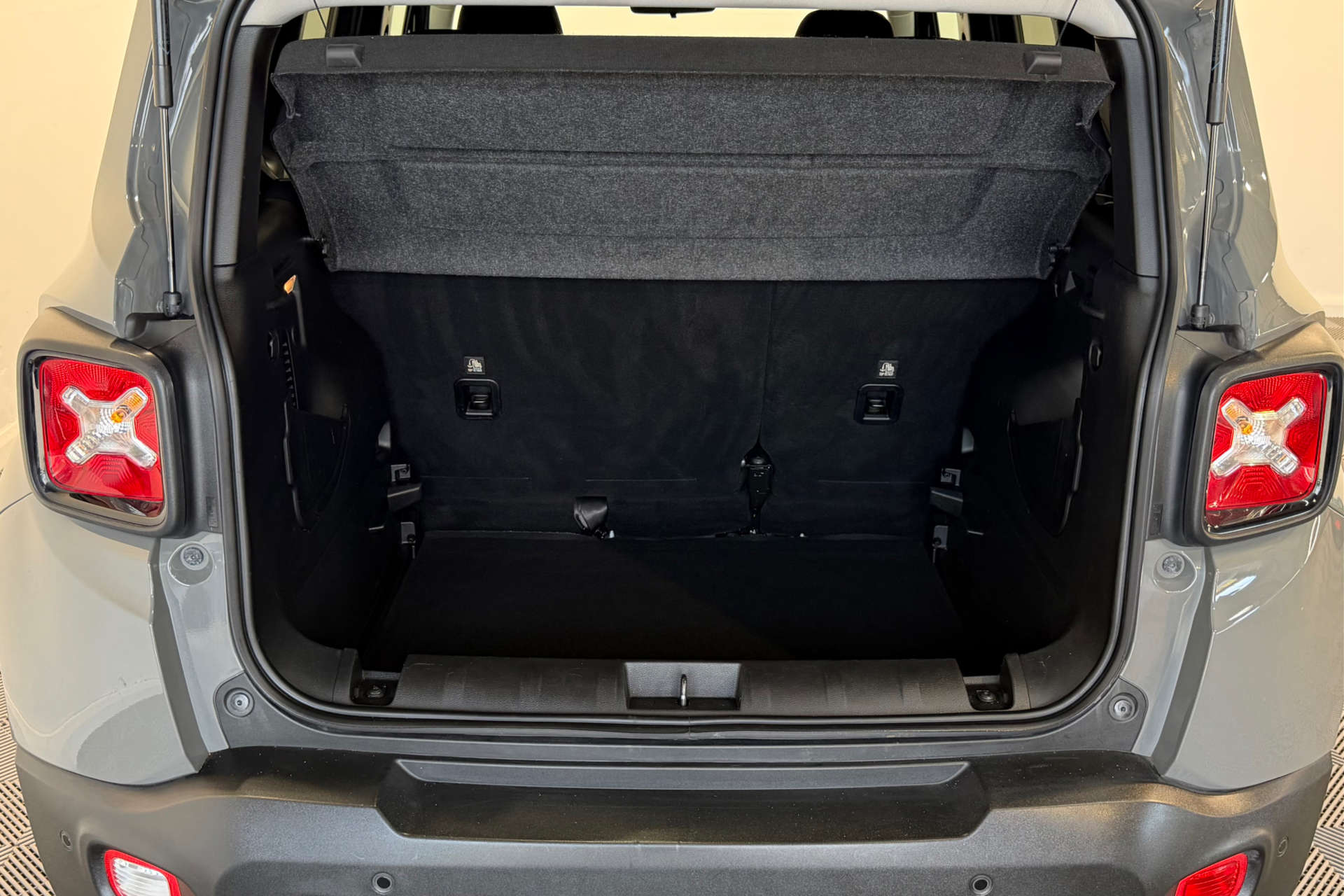 2021 Jeep RENEGADE 1.0 Renegade Night Eagle 5dr - vehicle photo 32 for sale on PureCar