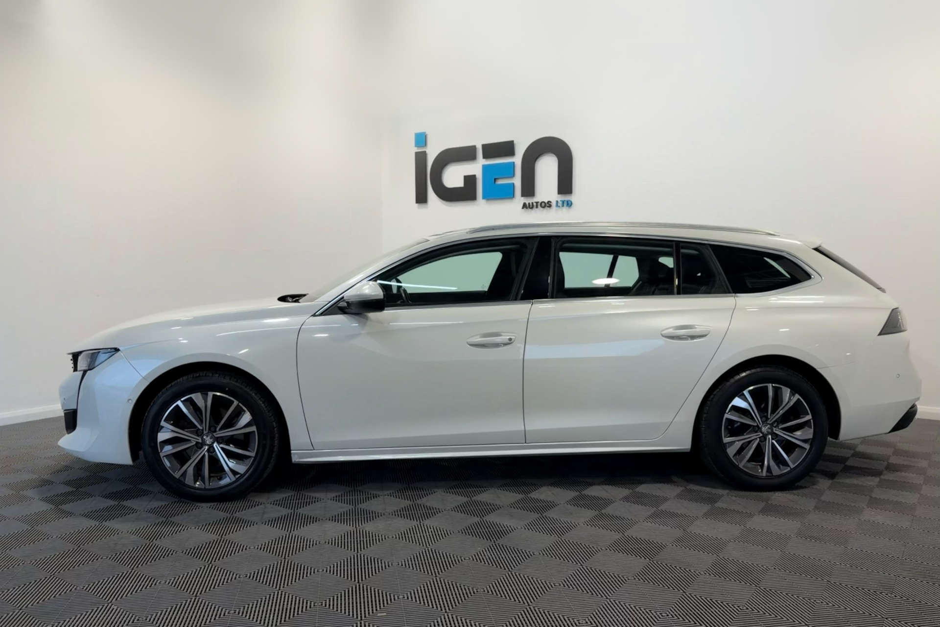 2020 Peugeot 1.5 508 Allure SW Blue HDi S/S Auto 5dr - vehicle photo 4 for sale on PureCar