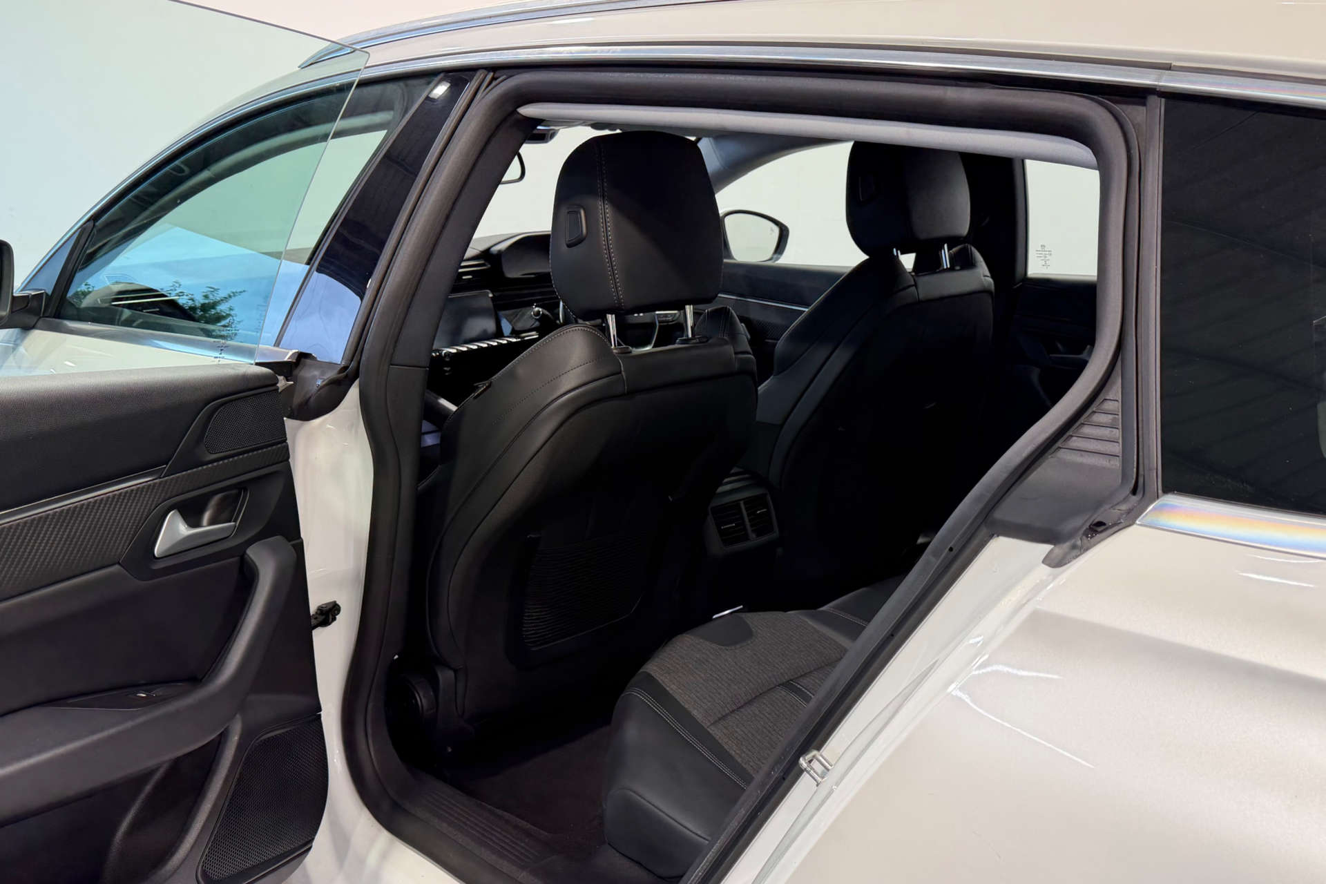 2020 Peugeot 1.5 508 Allure SW Blue HDi S/S Auto 5dr - vehicle photo 29 for sale on PureCar