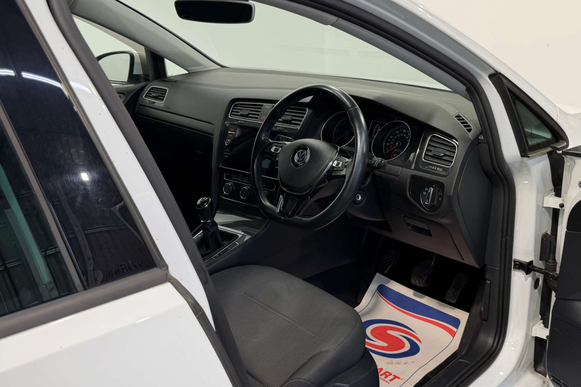 2019 Volkswagen GOLF 1.6 Golf Match TDI 5dr - vehicle photo 15 for sale on PureCar