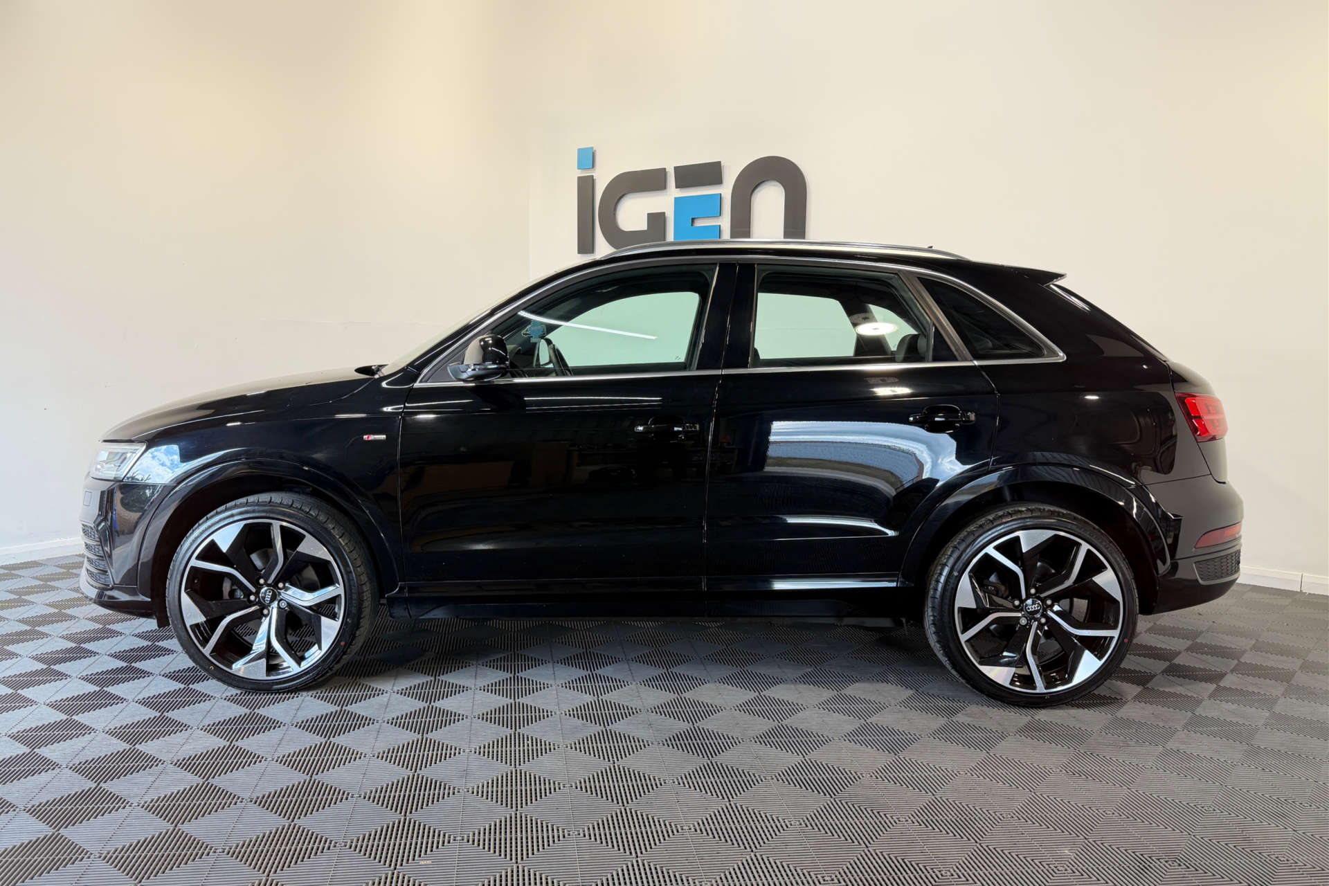 2016 Audi Q3 1.4 Q3 S Line TFSI 5dr - vehicle photo 4 for sale on PureCar