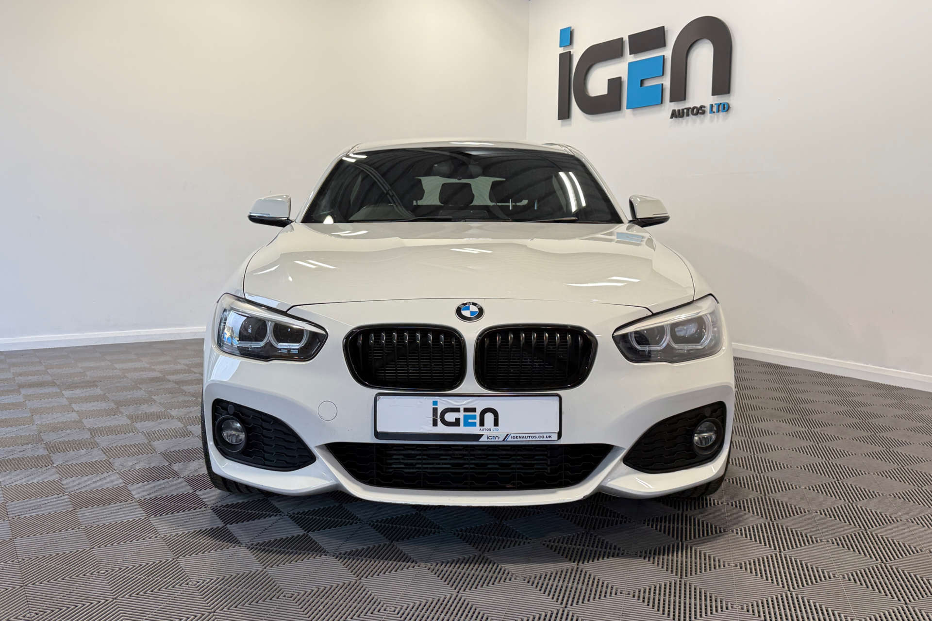 2018 BMW 1 SERIES 2.0 118D M Sport Shadow Edition 5dr - vehicle photo 8 for sale on PureCar