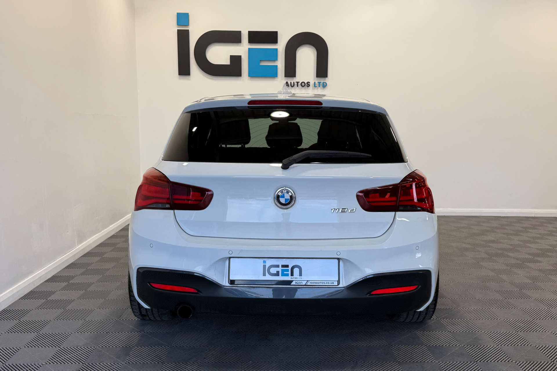 2018 BMW 1 SERIES 2.0 118D M Sport Shadow Edition 5dr - vehicle photo 9 for sale on PureCar