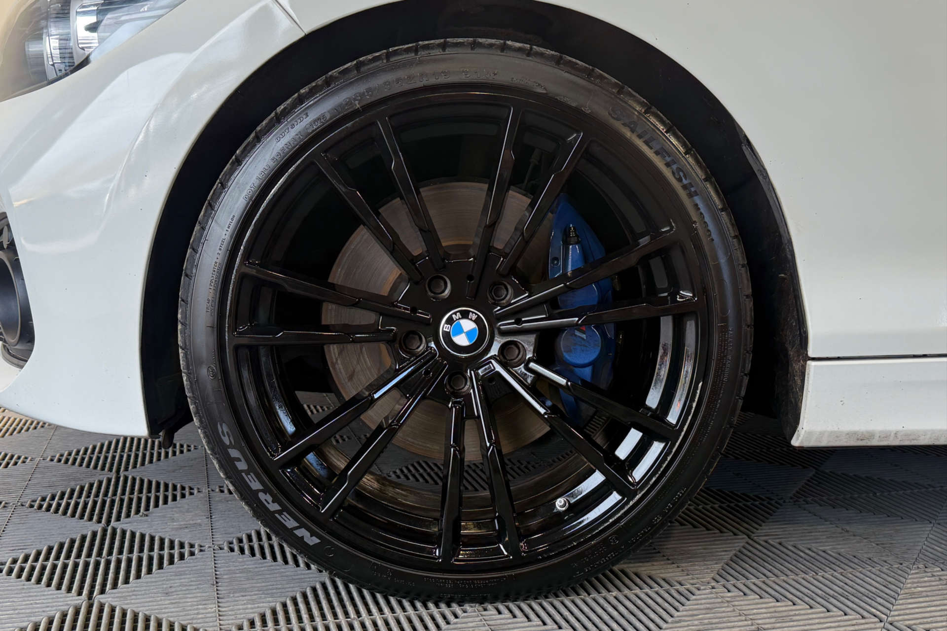 2018 BMW 1 SERIES 2.0 118D M Sport Shadow Edition 5dr - vehicle photo 10 for sale on PureCar