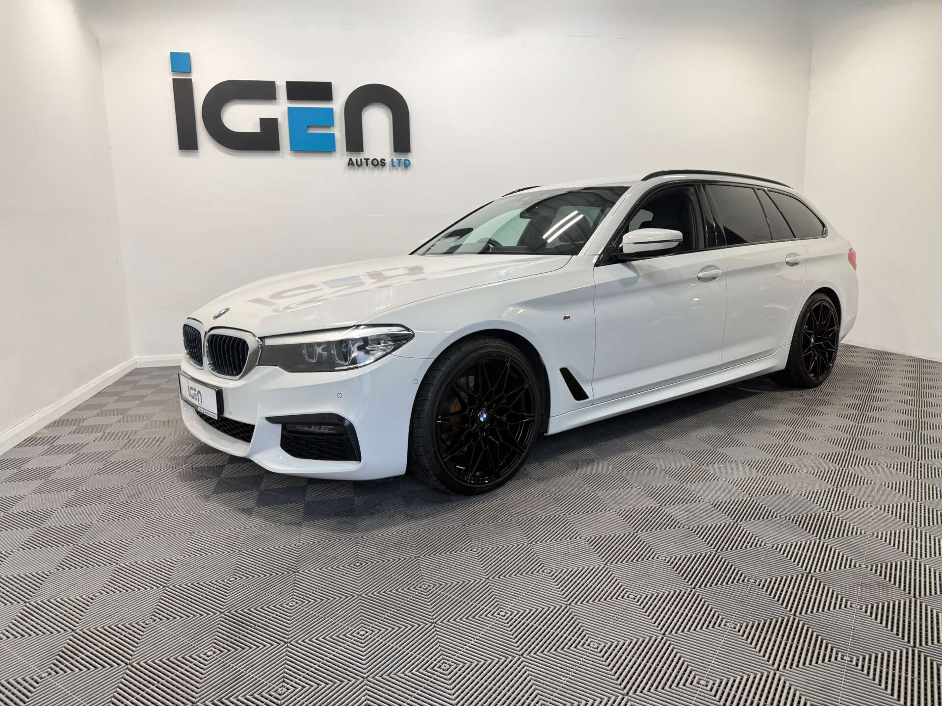 BMW 5 SERIES 2019