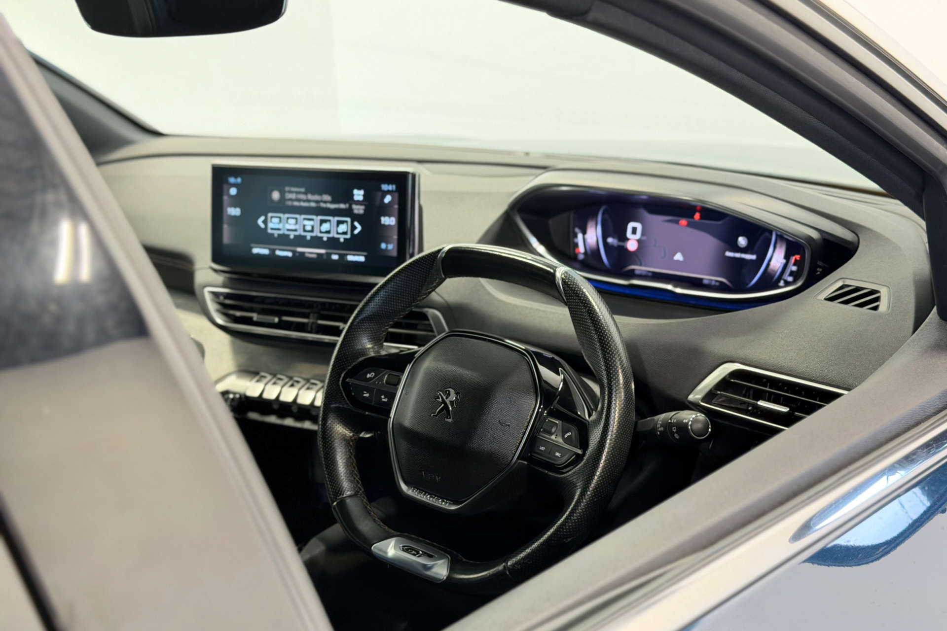 2022 Peugeot 1.5 3008 GT Blue HDi S/S 5dr - vehicle photo 14 for sale on PureCar