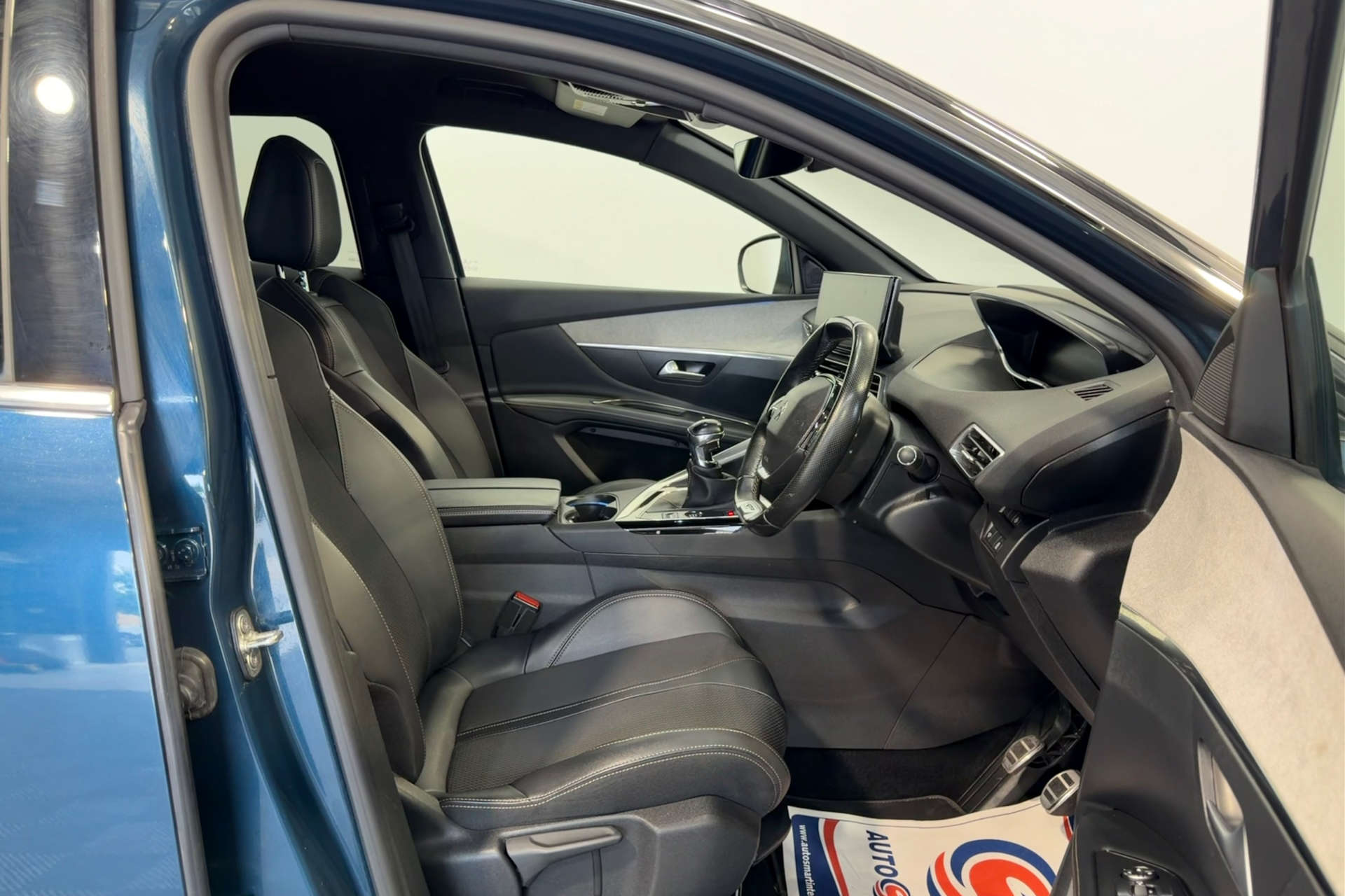 2022 Peugeot 1.5 3008 GT Blue HDi S/S 5dr - vehicle photo 16 for sale on PureCar
