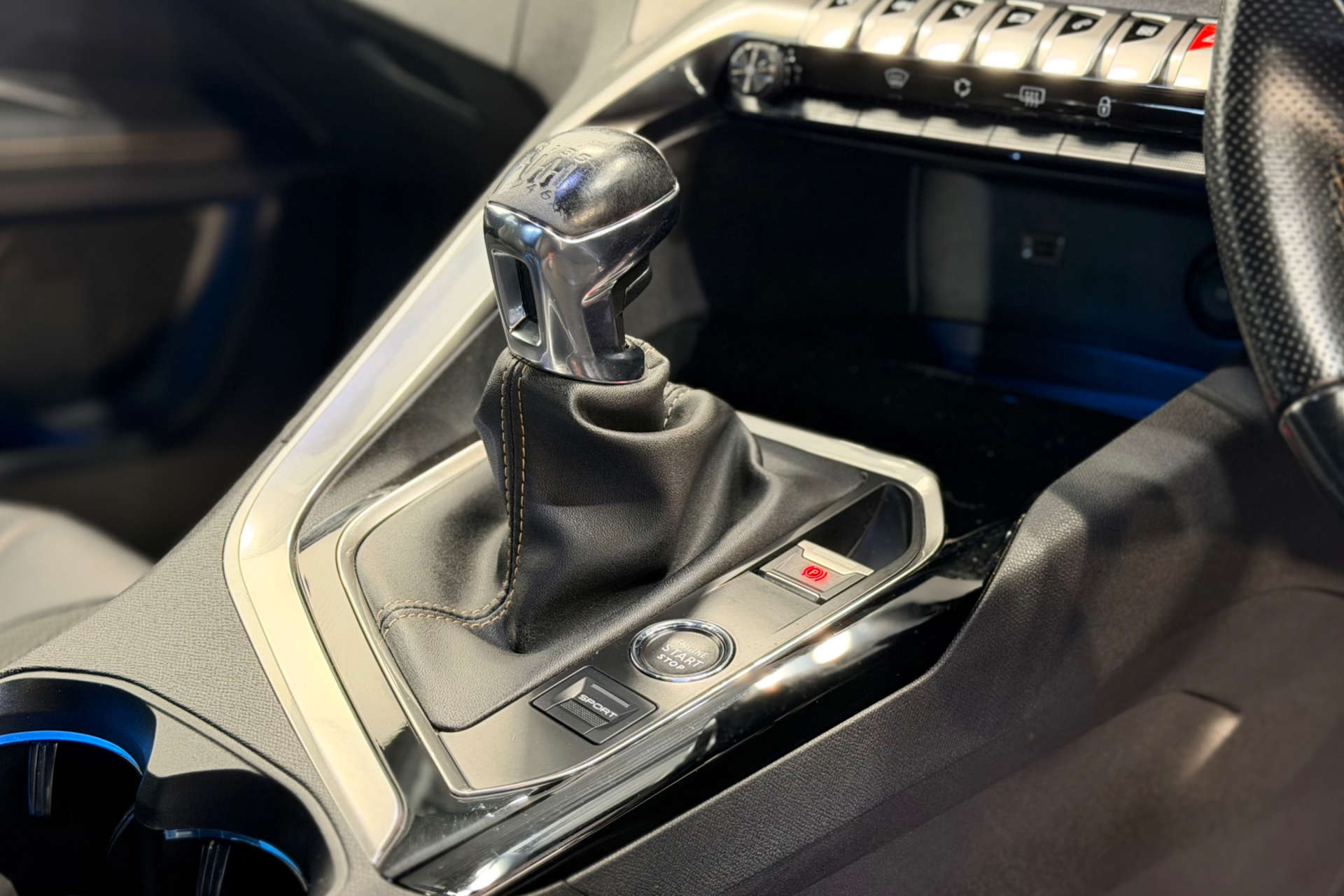 2022 Peugeot 1.5 3008 GT Blue HDi S/S 5dr - vehicle photo 21 for sale on PureCar