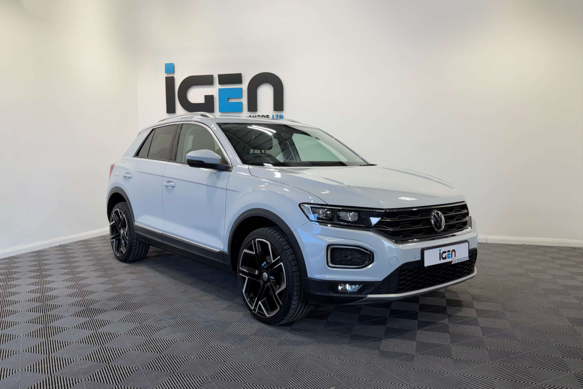 2018 Volkswagen T-ROC 1.6 T-Roc SEL TDI 5dr - vehicle photo 3 for sale on PureCar