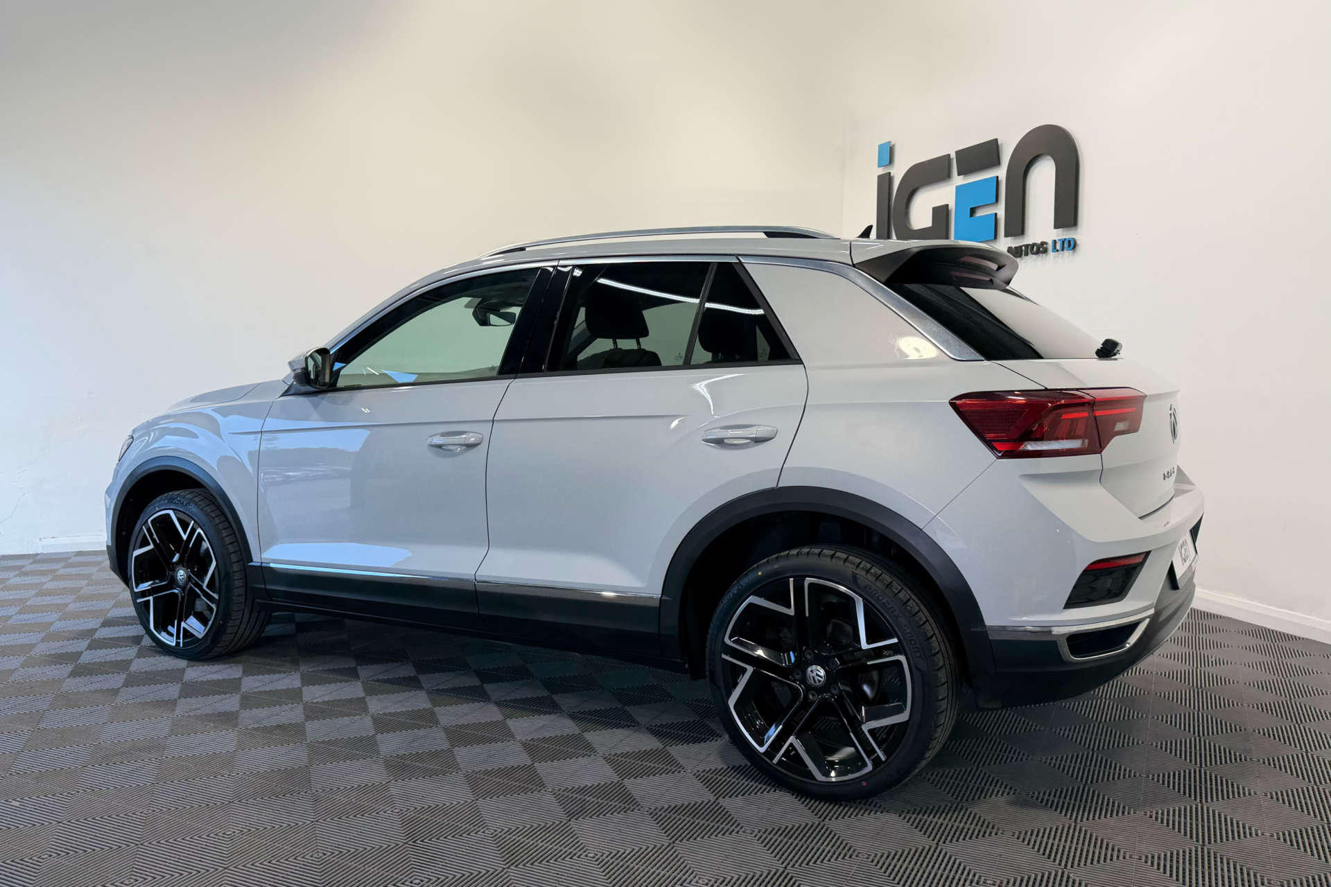 2018 Volkswagen T-ROC 1.6 T-Roc SEL TDI 5dr - vehicle photo 7 for sale on PureCar
