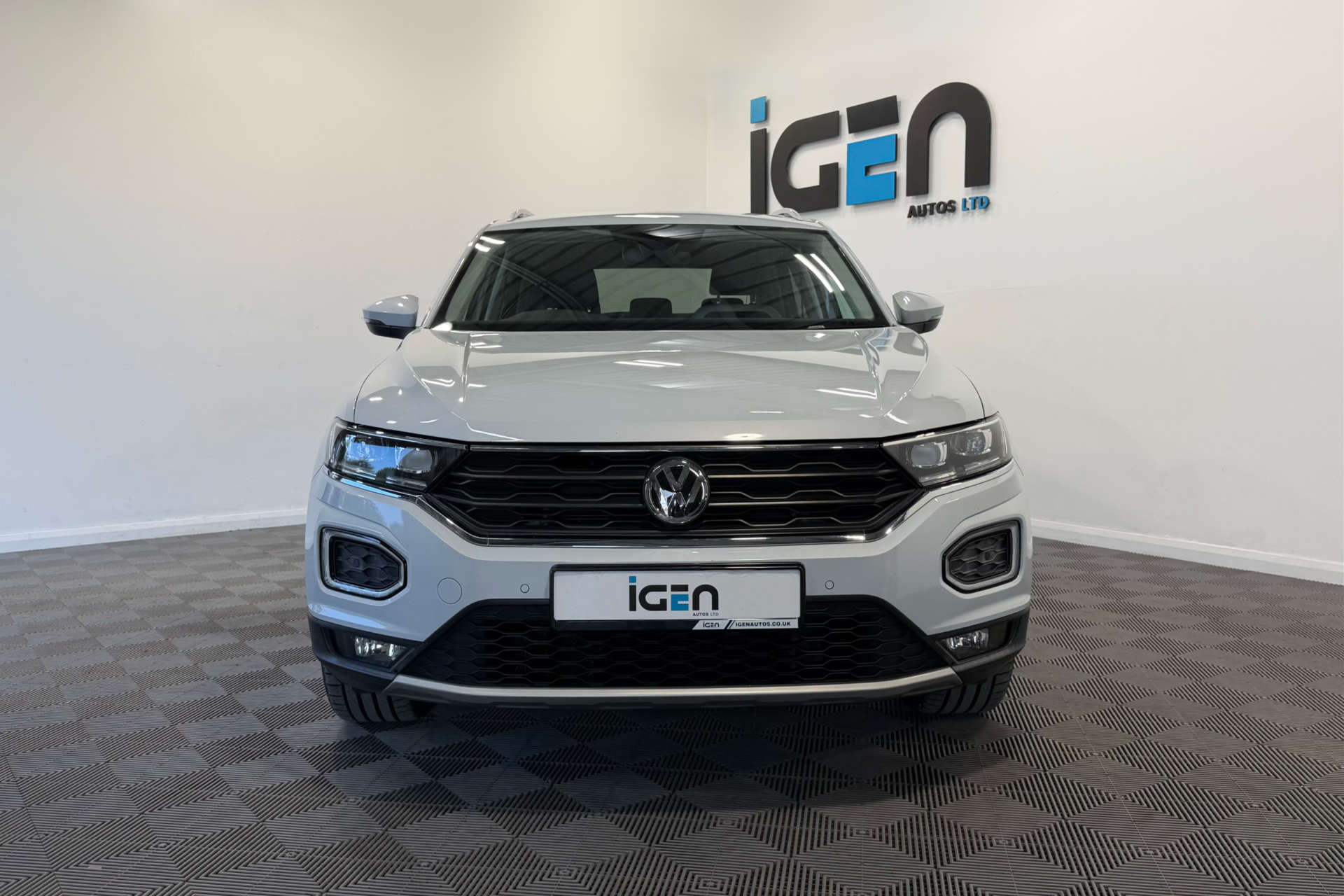 2018 Volkswagen T-ROC 1.6 T-Roc SEL TDI 5dr - vehicle photo 8 for sale on PureCar