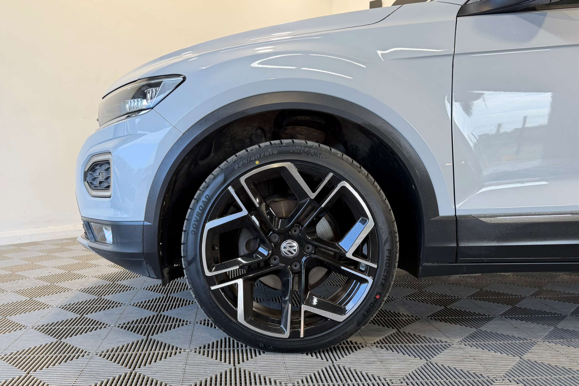 2018 Volkswagen T-ROC 1.6 T-Roc SEL TDI 5dr - vehicle photo 10 for sale on PureCar