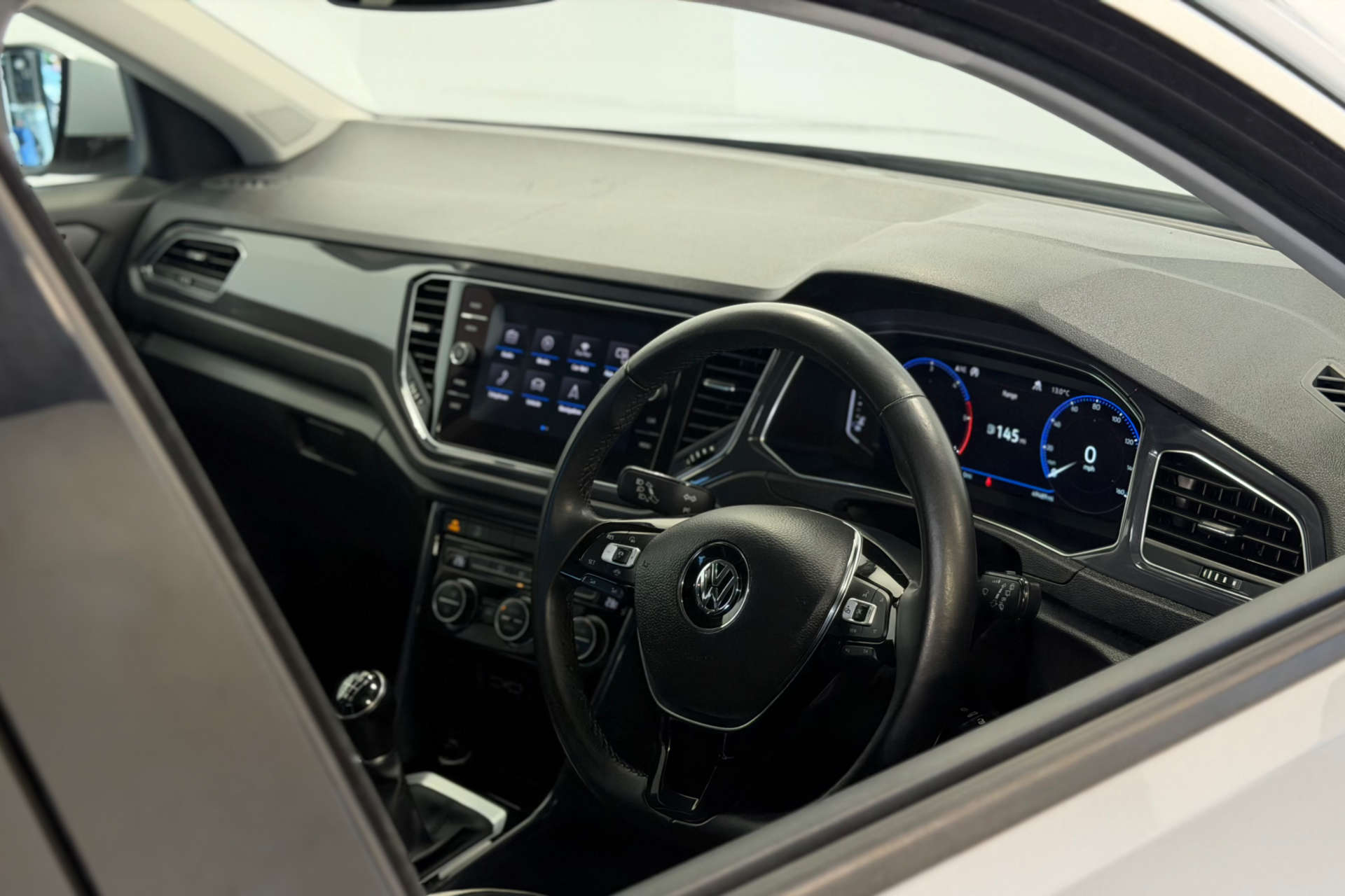 2018 Volkswagen T-ROC 1.6 T-Roc SEL TDI 5dr - vehicle photo 14 for sale on PureCar