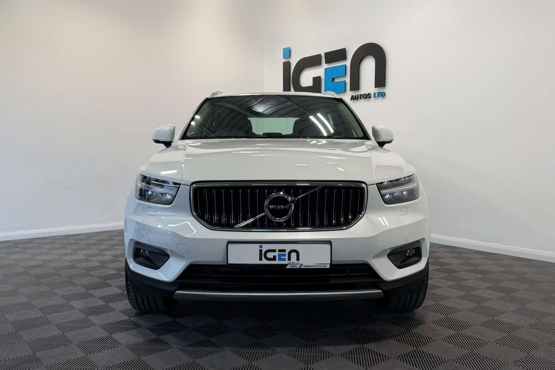 2021 Volvo XC40 2.0 XC40 Inscription Pro B4 MHEV AWD Auto 4WD 5dr - vehicle photo 8 for sale on PureCar