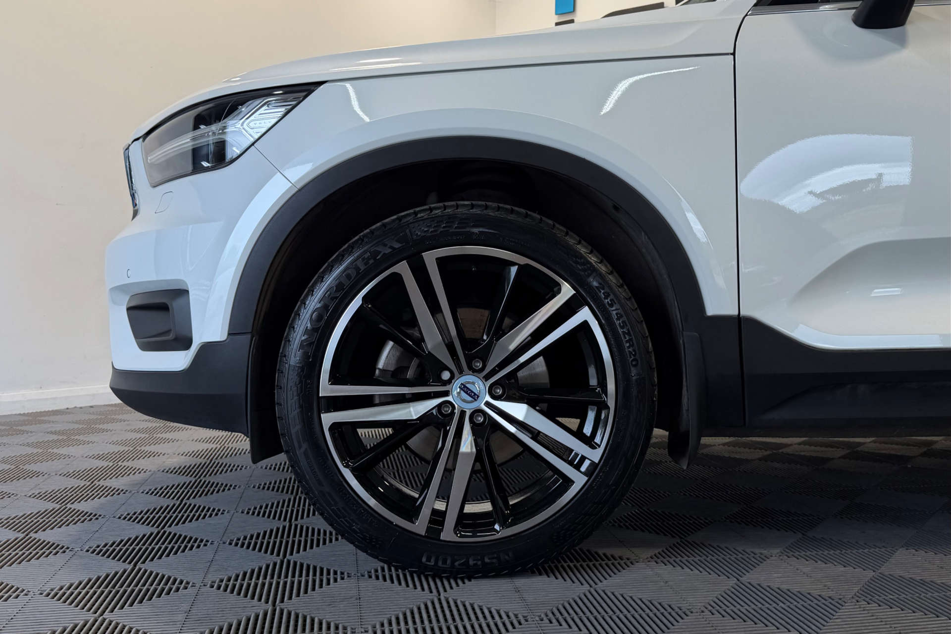 2021 Volvo XC40 2.0 XC40 Inscription Pro B4 MHEV AWD Auto 4WD 5dr - vehicle photo 10 for sale on PureCar