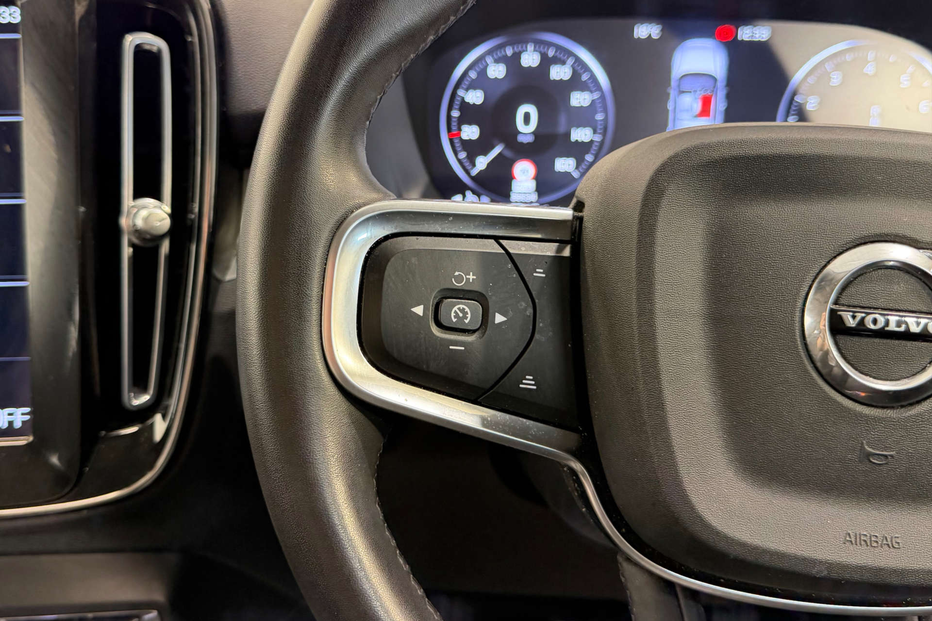 2021 Volvo XC40 2.0 XC40 Inscription Pro B4 MHEV AWD Auto 4WD 5dr - vehicle photo 23 for sale on PureCar