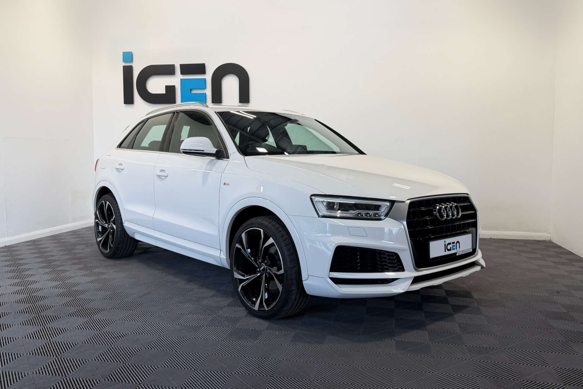 2017 Audi Q3 1.4 Q3 S Line Edition TFSI 5dr - vehicle photo 3 for sale on PureCar