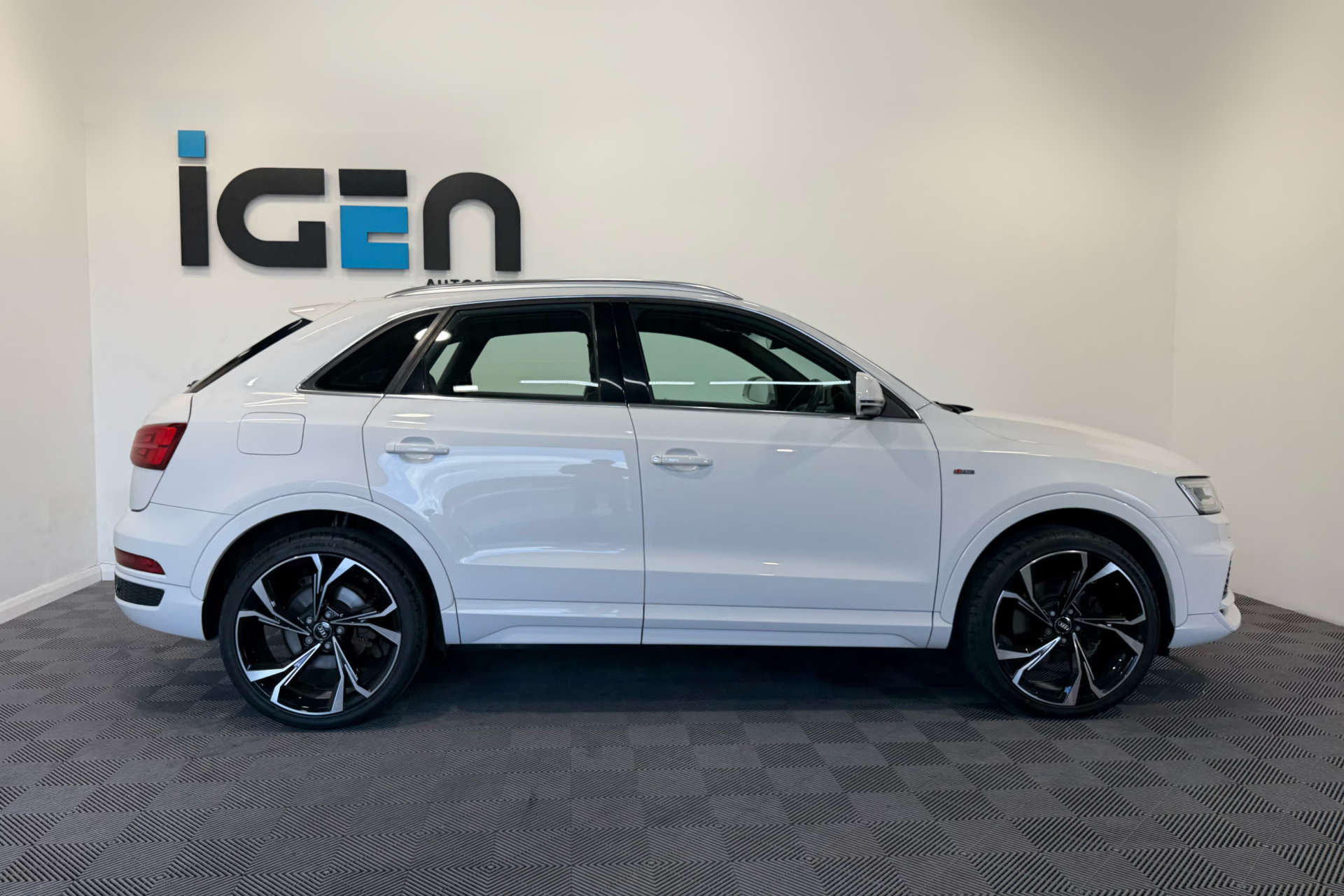 2017 Audi Q3 1.4 Q3 S Line Edition TFSI 5dr - vehicle photo 5 for sale on PureCar