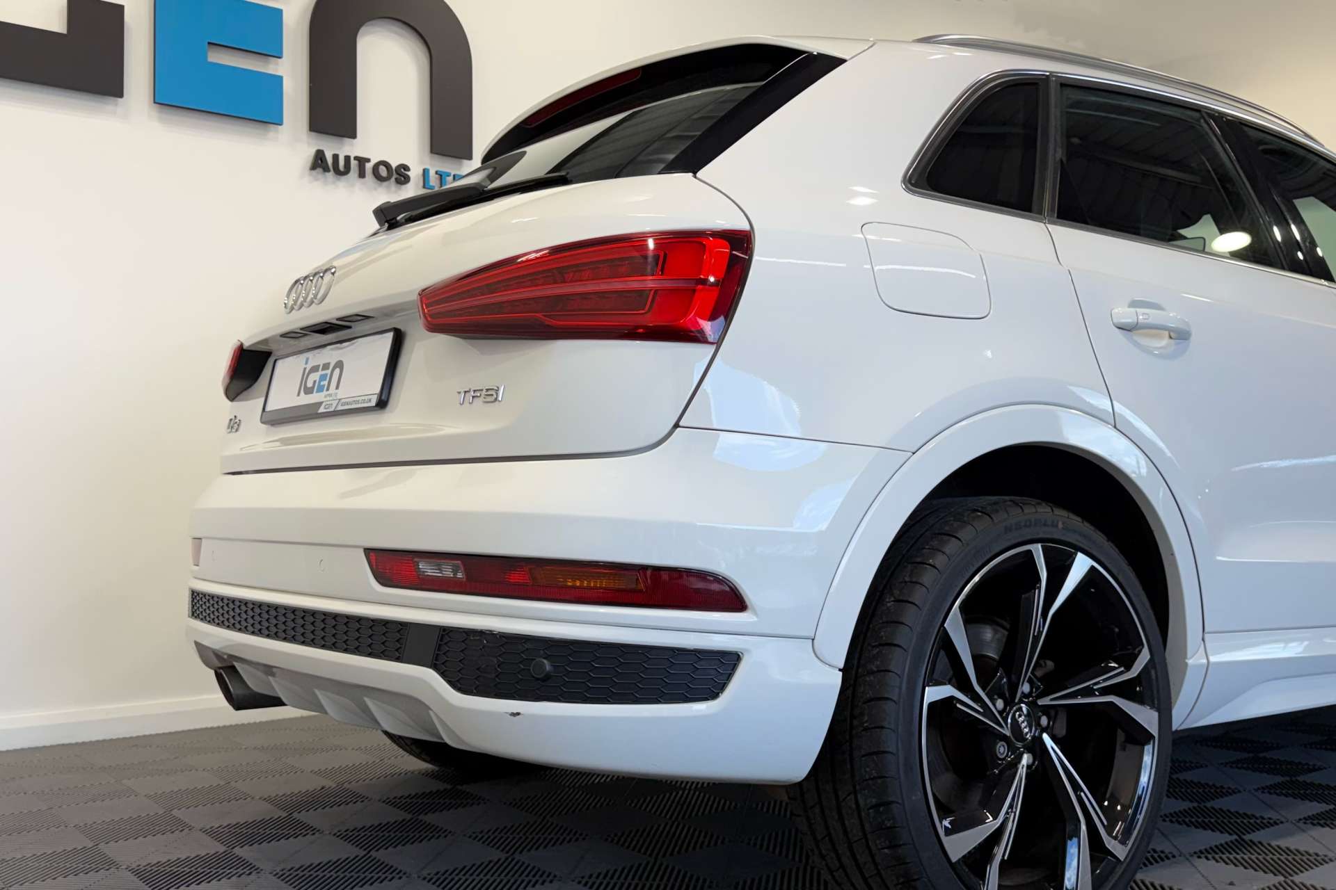 2017 Audi Q3 1.4 Q3 S Line Edition TFSI 5dr - vehicle photo 9 for sale on PureCar