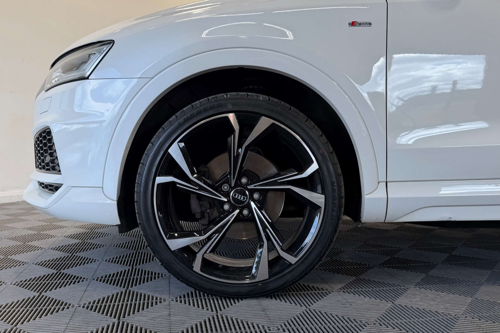 2017 Audi Q3 1.4 Q3 S Line Edition TFSI 5dr - vehicle photo 11 for sale on PureCar