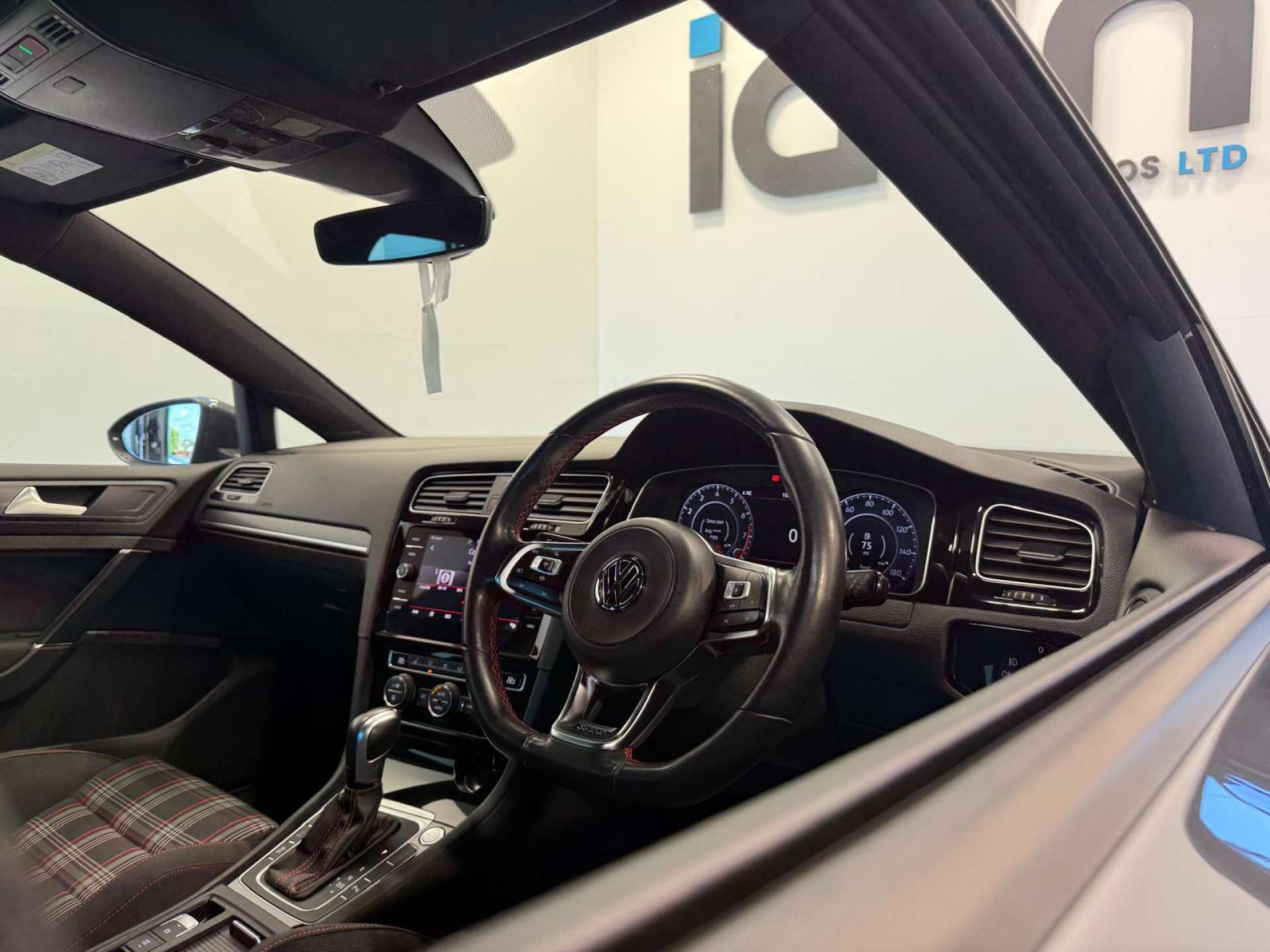 2020 Volkswagen GOLF 2.0 Golf GTi Performance TSi Semi-Auto 5dr - vehicle photo 11 for sale on PureCar