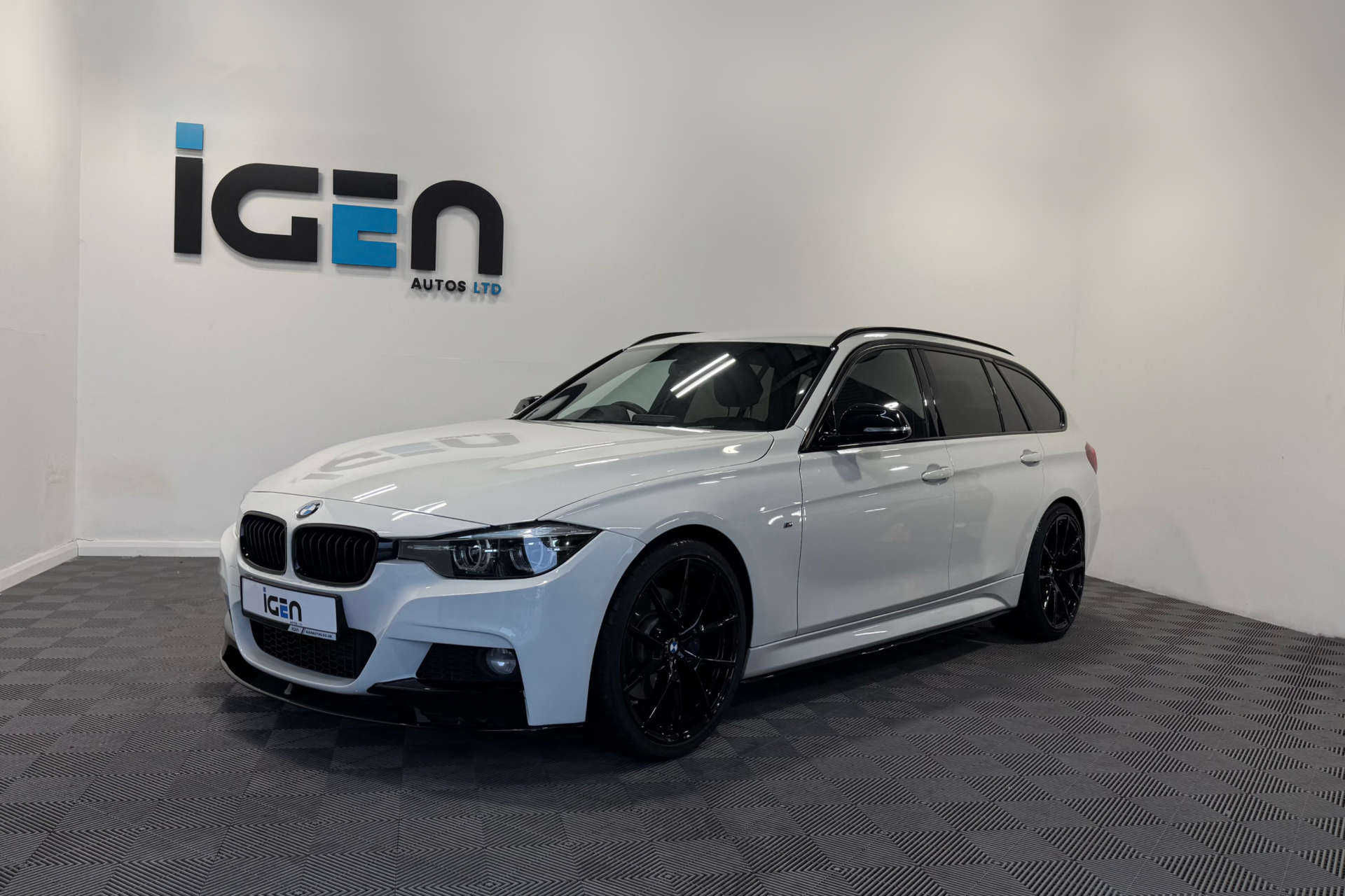 2019 BMW 3 SERIES 2.0 320d M Sport Shadow Edition Auto 5dr - vehicle photo 1 for sale on PureCar