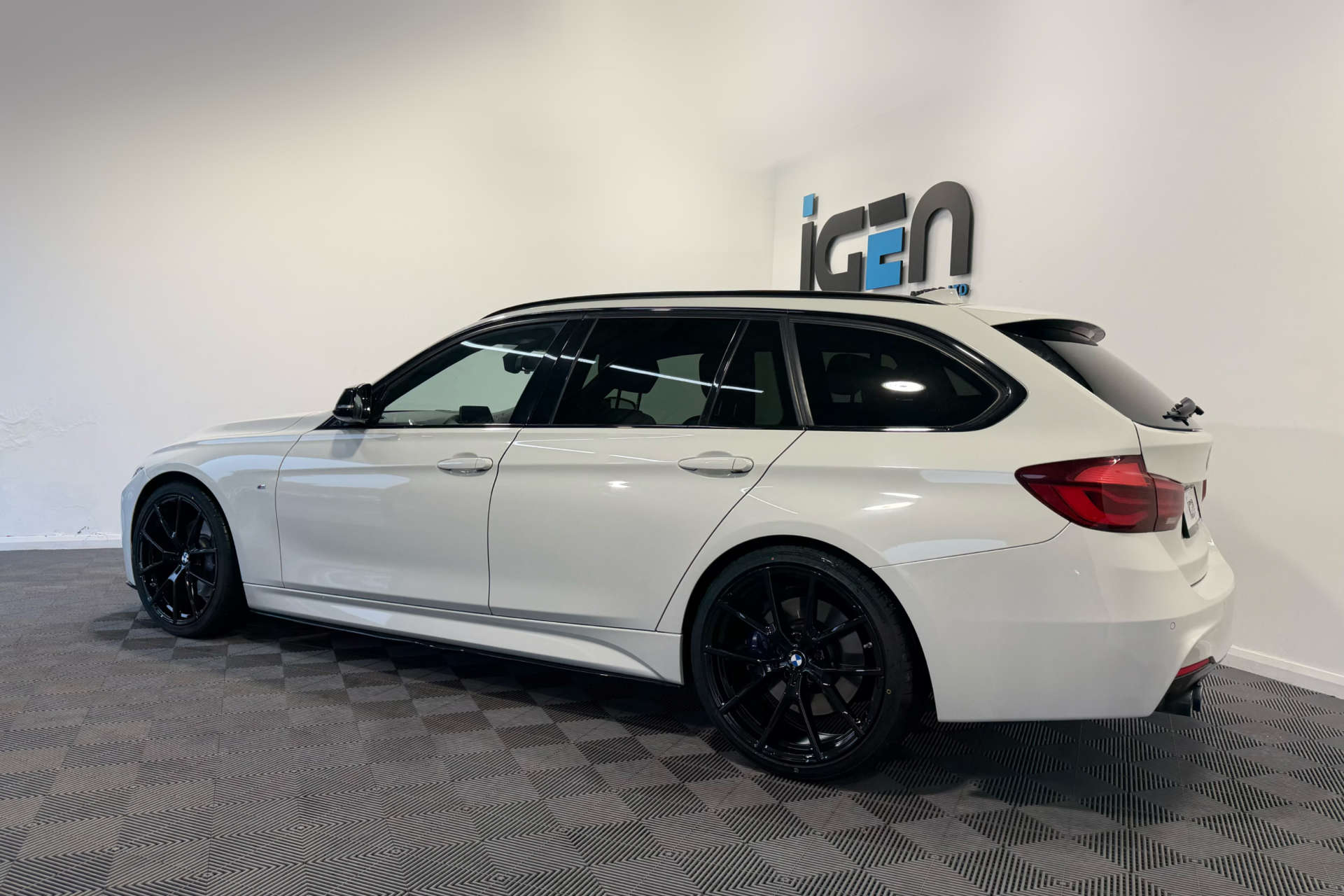 2019 BMW 3 SERIES 2.0 320d M Sport Shadow Edition Auto 5dr - vehicle photo 6 for sale on PureCar