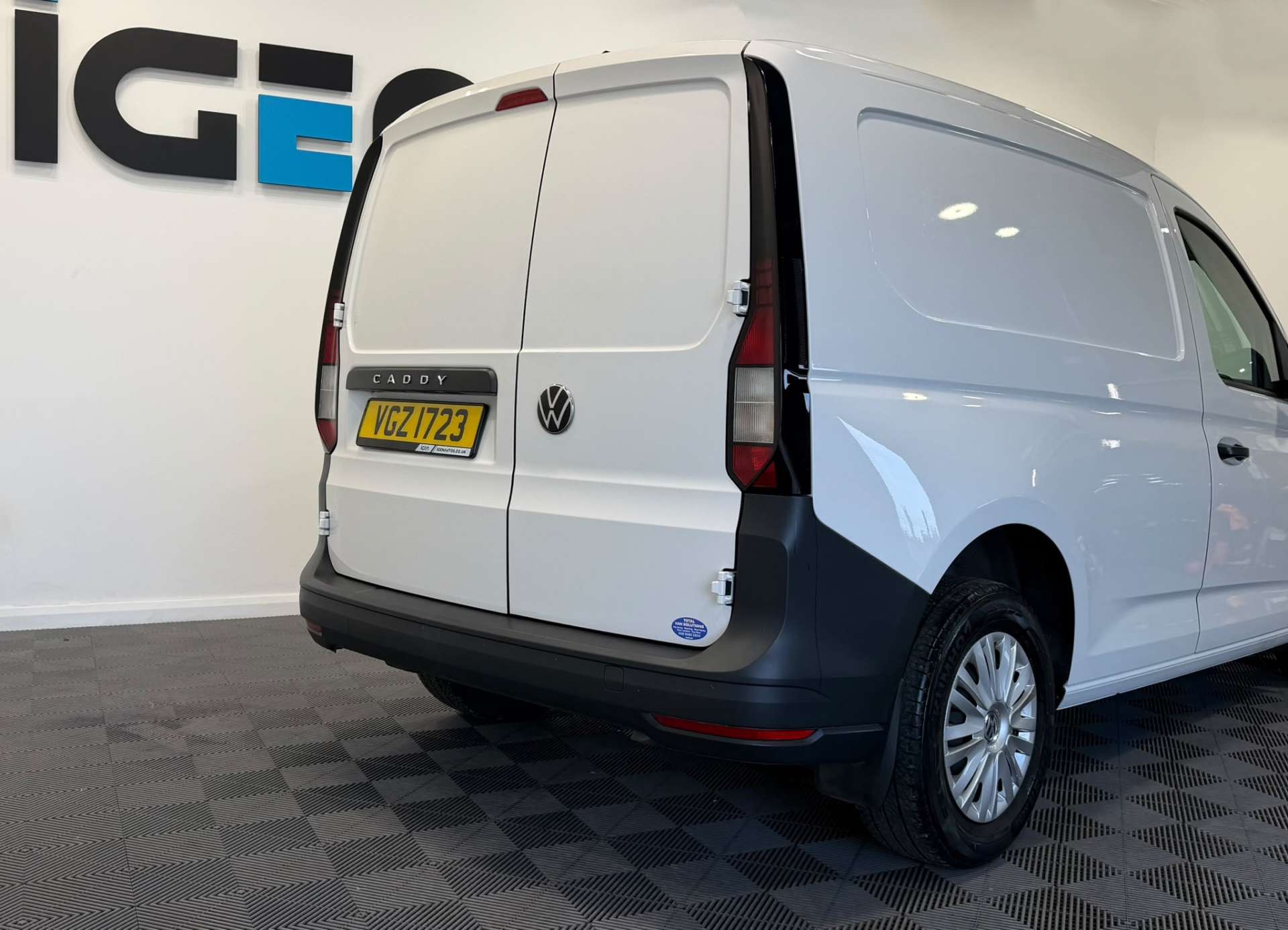 2021 Volkswagen CADDY 2.0 Caddy C20 Commerce TDI - vehicle photo 10 for sale on PureCar