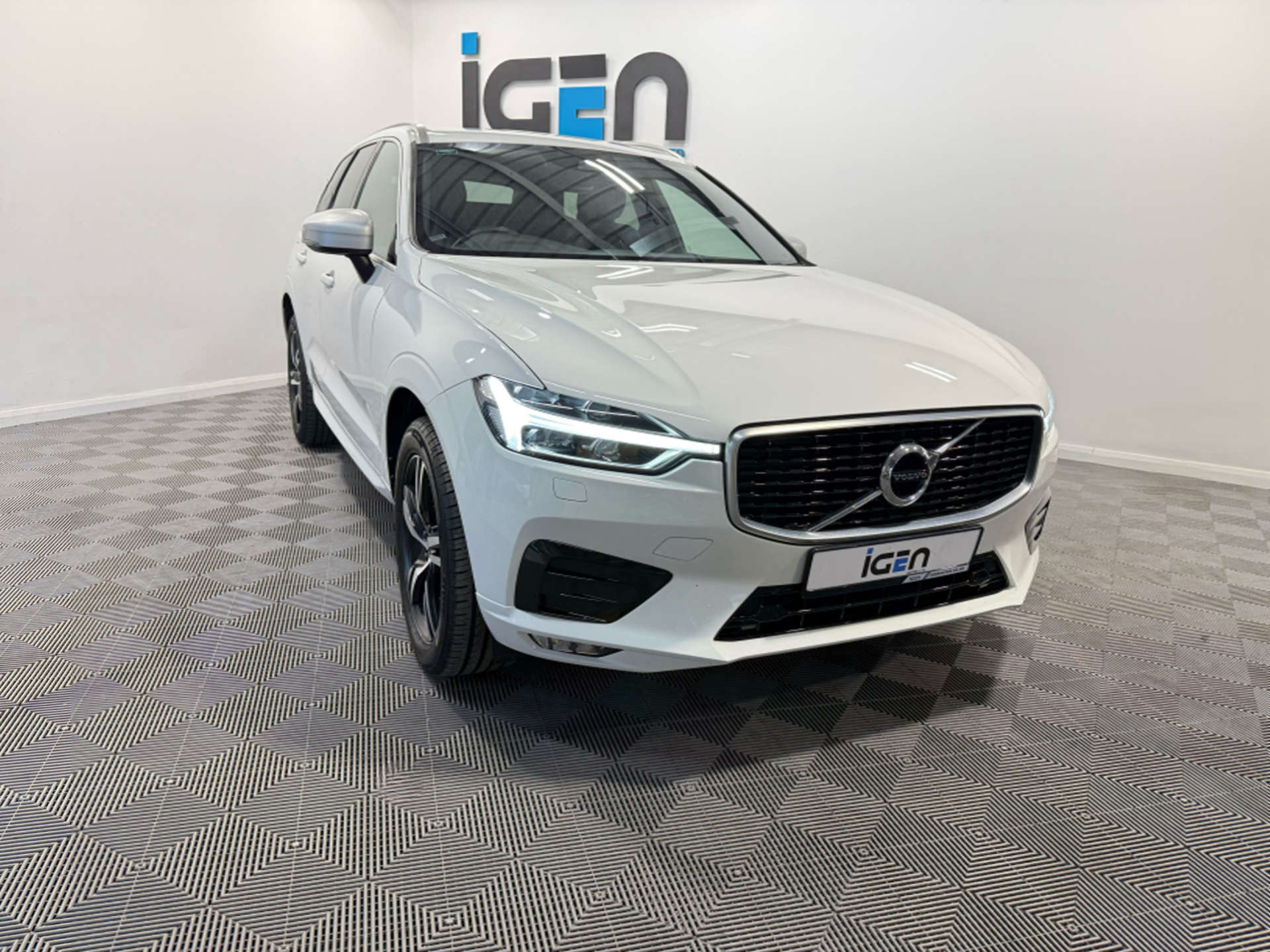 2018 Volvo XC60 2.0 XC60 R-Design D4 AWD Auto 4WD 5dr - vehicle photo 5 for sale on PureCar