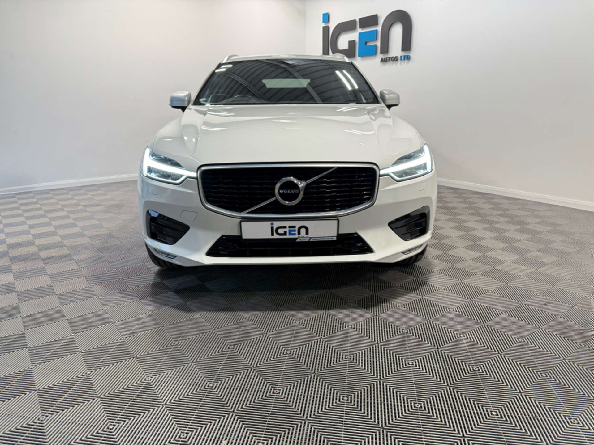 2018 Volvo XC60 2.0 XC60 R-Design D4 AWD Auto 4WD 5dr - vehicle photo 6 for sale on PureCar