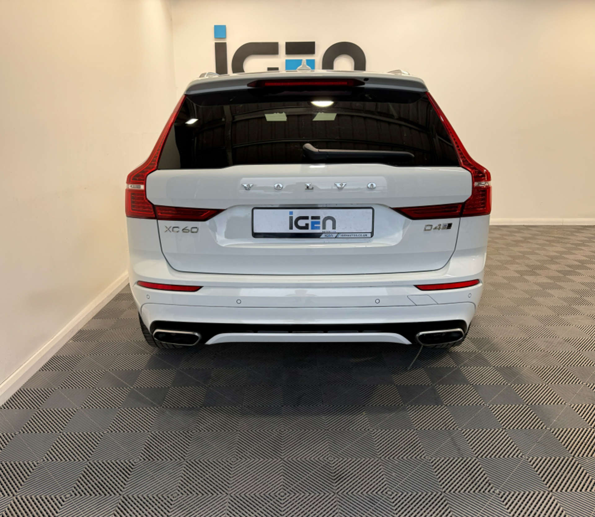 2018 Volvo XC60 2.0 XC60 R-Design D4 AWD Auto 4WD 5dr - vehicle photo 7 for sale on PureCar