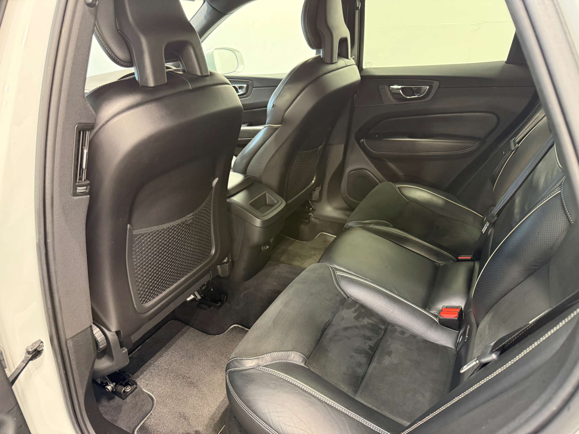 2018 Volvo XC60 2.0 XC60 R-Design D4 AWD Auto 4WD 5dr - vehicle photo 22 for sale on PureCar