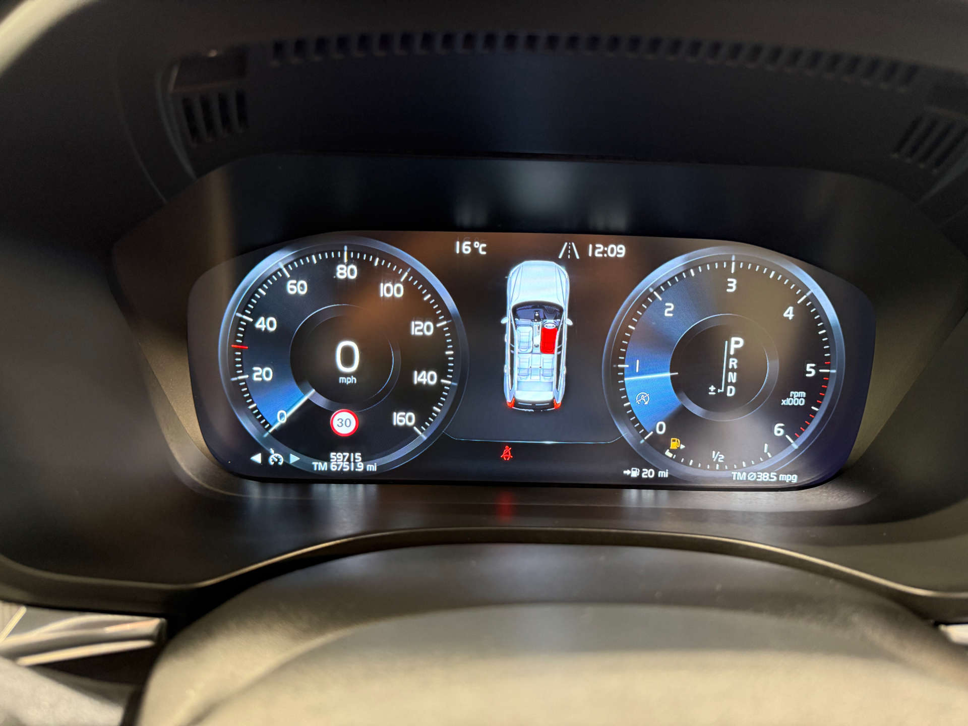 2018 Volvo XC60 2.0 XC60 R-Design D4 AWD Auto 4WD 5dr - vehicle photo 16 for sale on PureCar